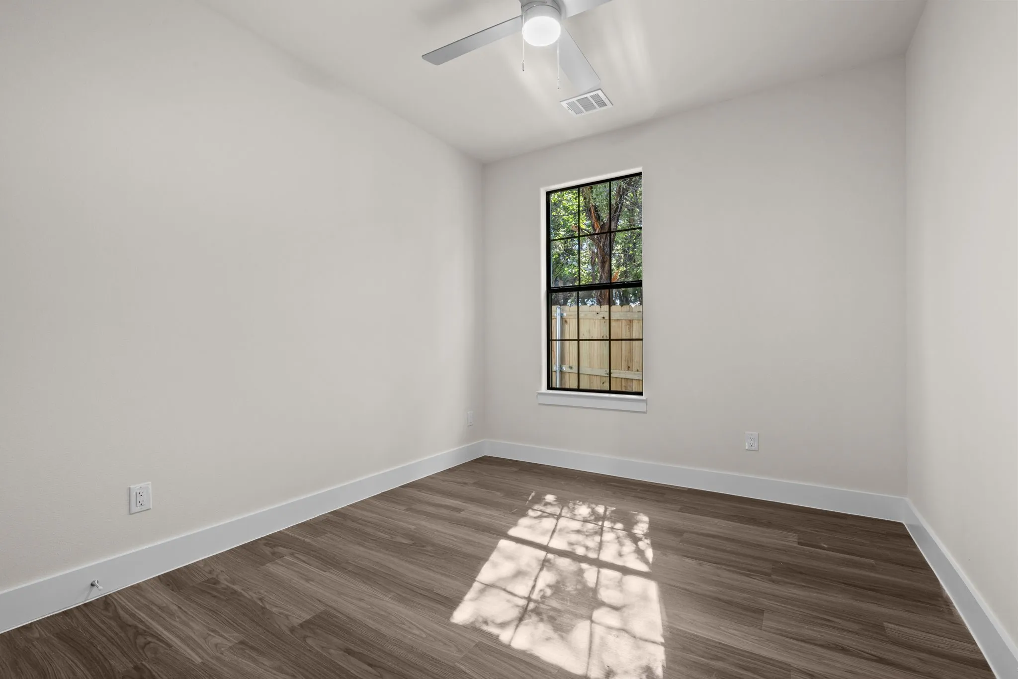 Single Family Residence For Sale in Hood County , 932 Bosque River Drive, Granbury, Texas 76048, 3 Bedroom, 2 Bathroom, 2 Garage spaces, 1,218 Sqft, built in 2026, mls#21407525, Real Estate Agent in Granbury, Homes For Sale in Hood county, Homes For Sale in Granbury, Realtor in Granbury Texas, Real Estate Brokerage Independent Realty Texas, Luminita Cordes Realtor