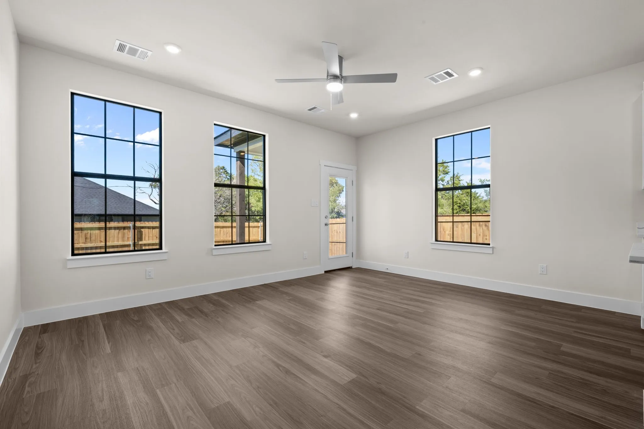 Single Family Residence For Sale in Hood County , 932 Bosque River Drive, Granbury, Texas 76048, 3 Bedroom, 2 Bathroom, 2 Garage spaces, 1,218 Sqft, built in 2026, mls#21407525, Real Estate Agent in Granbury, Homes For Sale in Hood county, Homes For Sale in Granbury, Realtor in Granbury Texas, Real Estate Brokerage Independent Realty Texas, Luminita Cordes Realtor