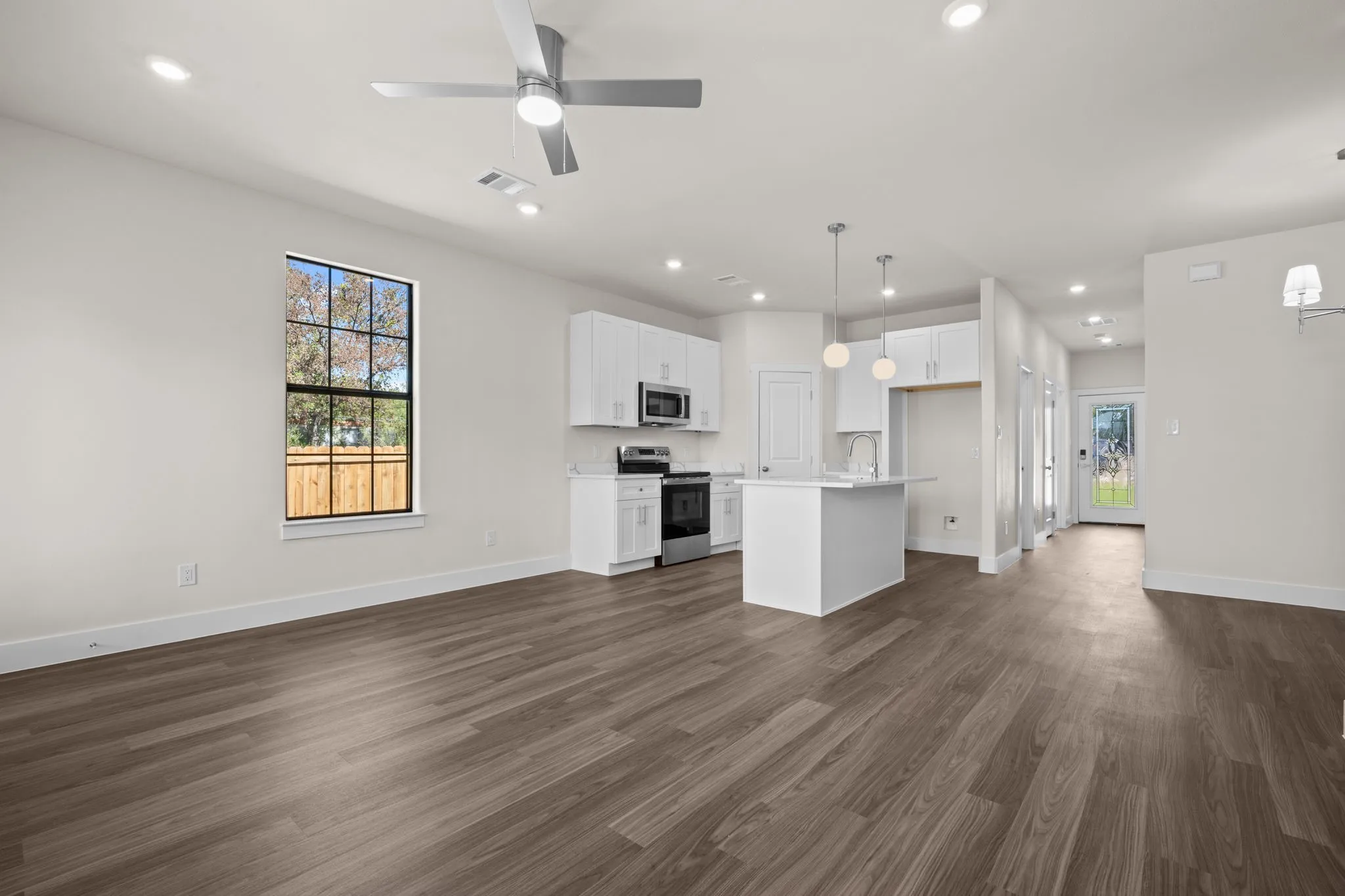 Single Family Residence For Sale in Hood County , 932 Bosque River Drive, Granbury, Texas 76048, 3 Bedroom, 2 Bathroom, 2 Garage spaces, 1,218 Sqft, built in 2026, mls#21407525, Real Estate Agent in Granbury, Homes For Sale in Hood county, Homes For Sale in Granbury, Realtor in Granbury Texas, Real Estate Brokerage Independent Realty Texas, Luminita Cordes Realtor