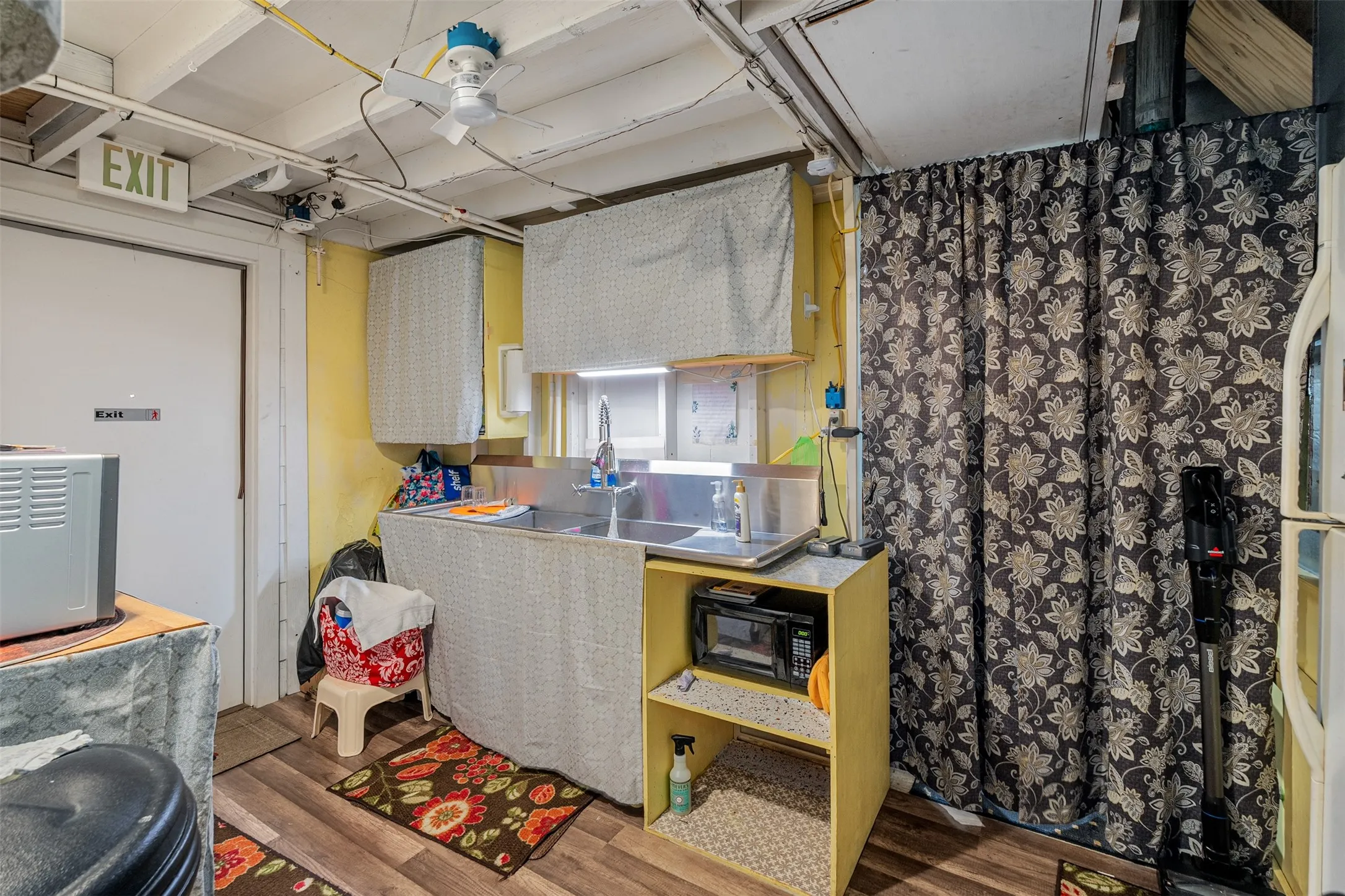 Hotel/Motel For Sale in Van Zandt County , 133 S Buffalo Street, Canton, Texas 75103, 0, 0, Garage spaces, 0 Sqft, built in 1920, mls#21408287, Real Estate Agent in Canton, Homes For Sale in Van Zandt county, Homes For Sale in Canton, Realtor in Canton Texas, Real Estate Brokerage Independent Realty Texas, Luminita Cordes Realtor