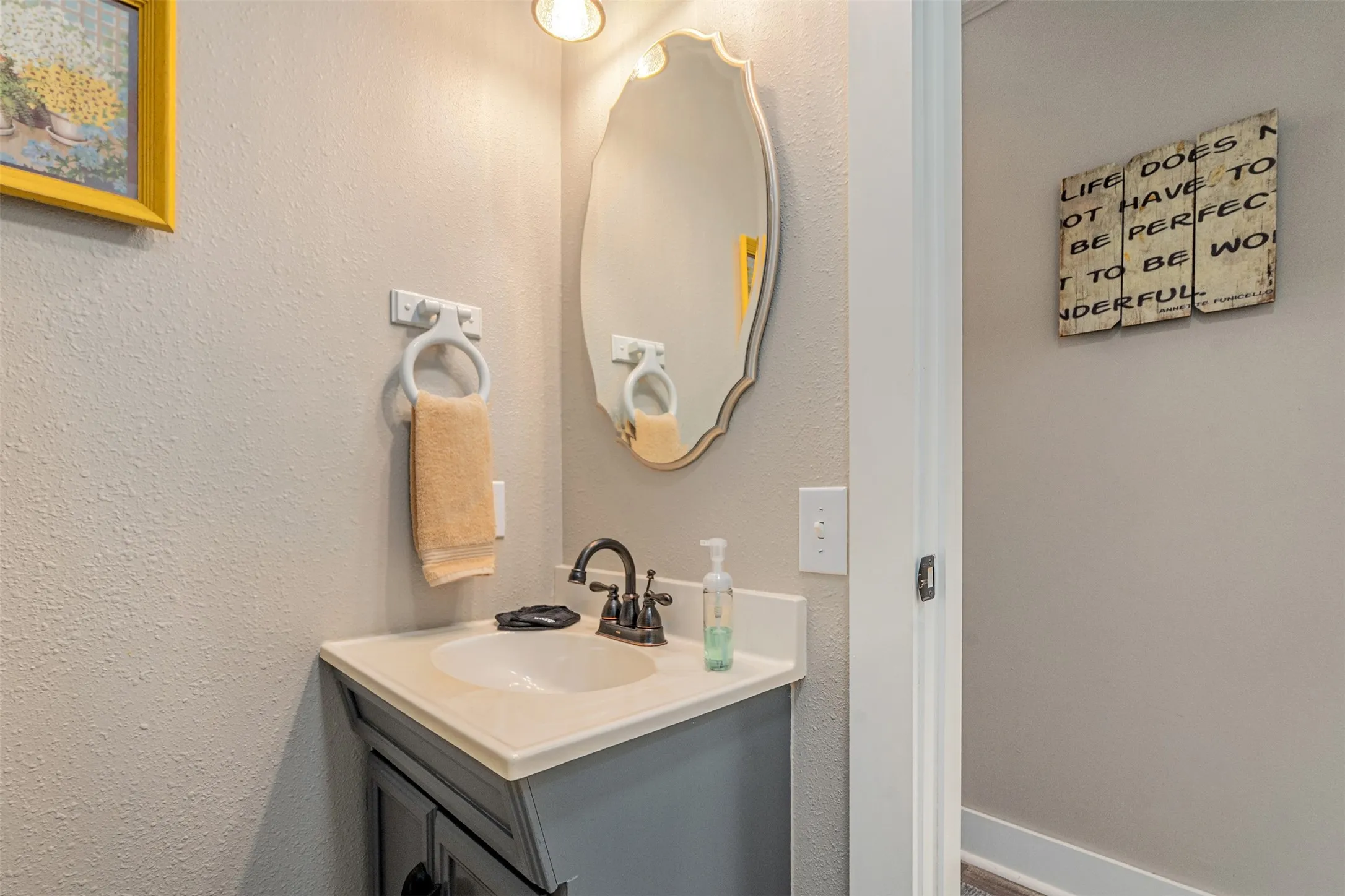 Hotel/Motel For Sale in Van Zandt County , 133 S Buffalo Street, Canton, Texas 75103, 0, 0, Garage spaces, 0 Sqft, built in 1920, mls#21408287, Real Estate Agent in Canton, Homes For Sale in Van Zandt county, Homes For Sale in Canton, Realtor in Canton Texas, Real Estate Brokerage Independent Realty Texas, Luminita Cordes Realtor