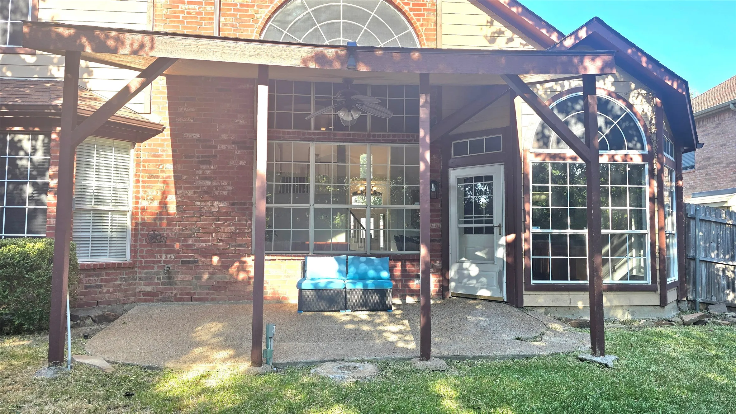 Single Family Residence For Sale in Tarrant County , 3455 Daisy Lane, Grand Prairie, Texas 75052, 5 Bedroom, 3 Bathroom, 2 Garage spaces, 3,387 Sqft, built in 2000, mls#21408514, Real Estate Agent in Grand Prairie, Homes For Sale in Tarrant county, Homes For Sale in Grand Prairie, Realtor in Grand Prairie Texas, Real Estate Brokerage Independent Realty Texas, Luminita Cordes Realtor