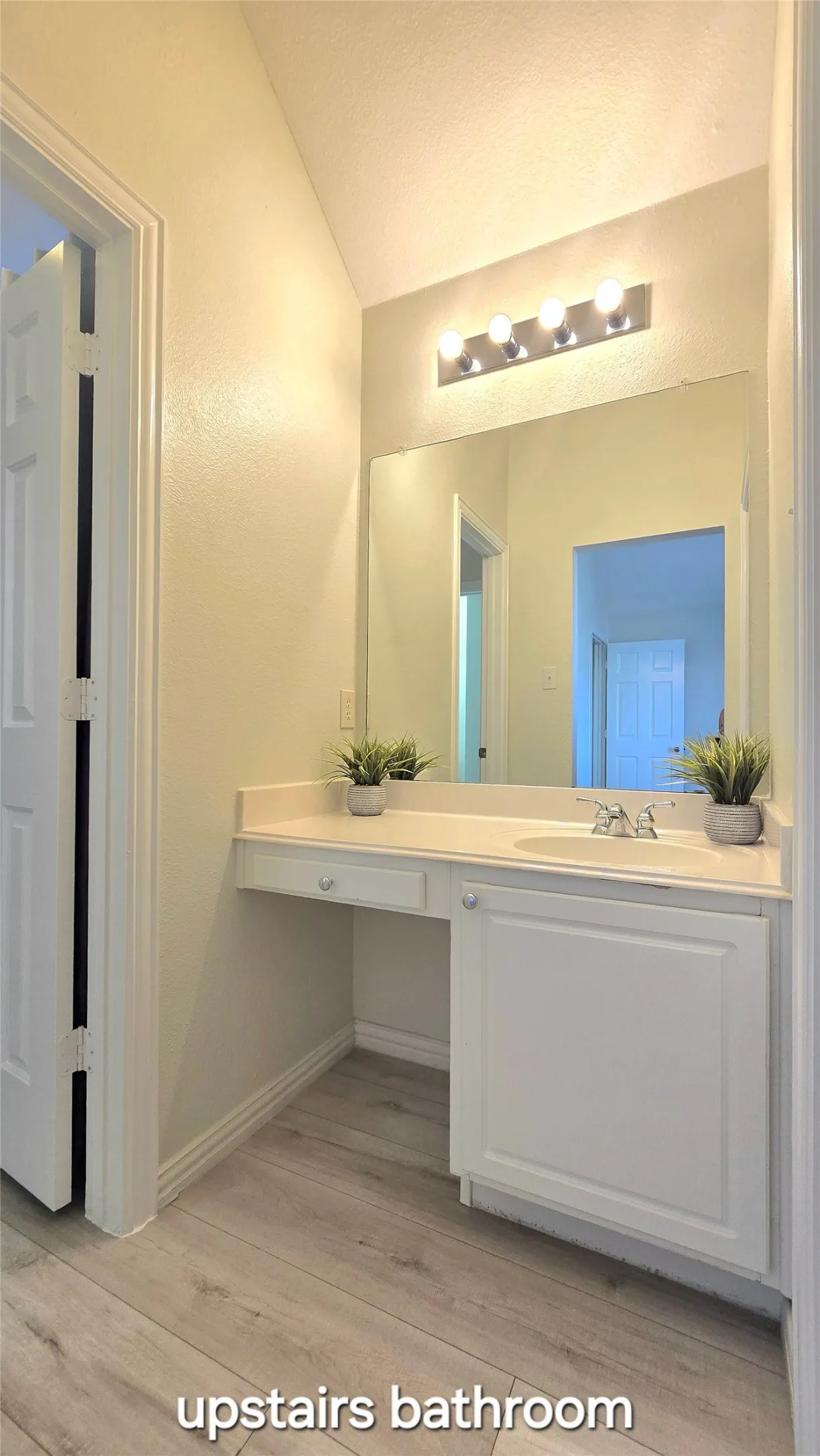 Single Family Residence For Sale in Tarrant County , 3455 Daisy Lane, Grand Prairie, Texas 75052, 5 Bedroom, 3 Bathroom, 2 Garage spaces, 3,387 Sqft, built in 2000, mls#21408514, Real Estate Agent in Grand Prairie, Homes For Sale in Tarrant county, Homes For Sale in Grand Prairie, Realtor in Grand Prairie Texas, Real Estate Brokerage Independent Realty Texas, Luminita Cordes Realtor