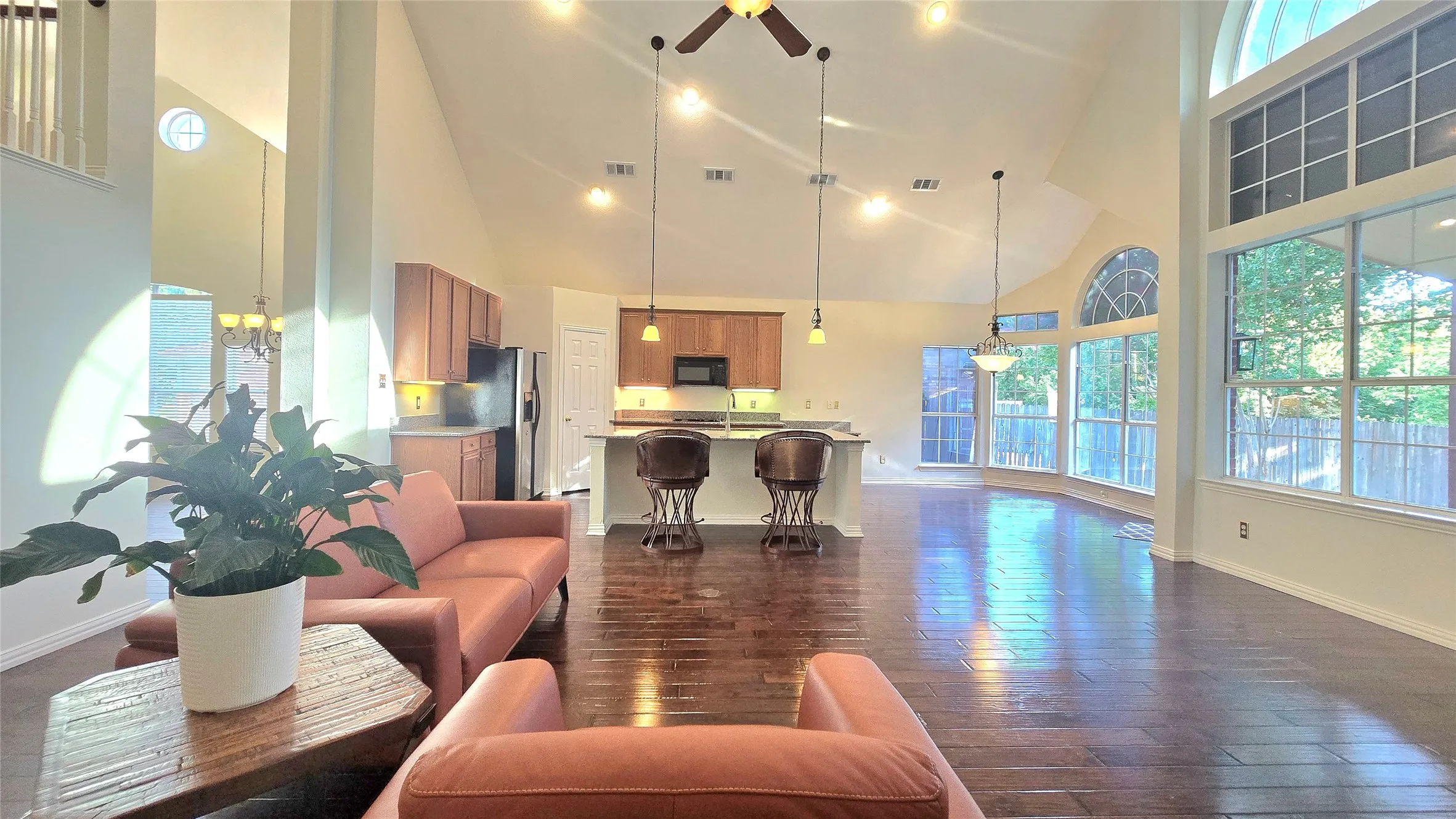 Single Family Residence For Sale in Tarrant County , 3455 Daisy Lane, Grand Prairie, Texas 75052, 5 Bedroom, 3 Bathroom, 2 Garage spaces, 3,387 Sqft, built in 2000, mls#21408514, Real Estate Agent in Grand Prairie, Homes For Sale in Tarrant county, Homes For Sale in Grand Prairie, Realtor in Grand Prairie Texas, Real Estate Brokerage Independent Realty Texas, Luminita Cordes Realtor