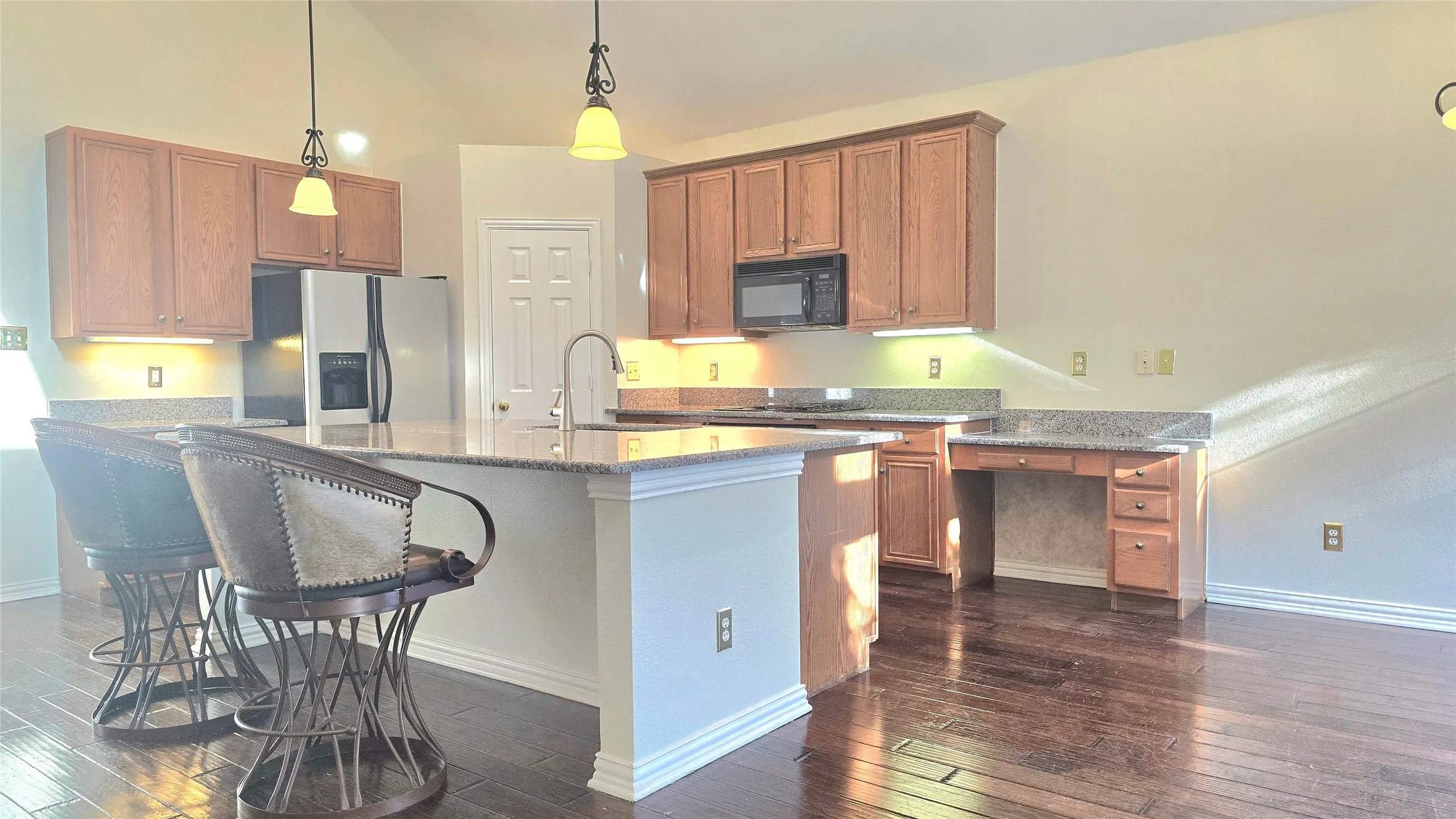 Single Family Residence For Sale in Tarrant County , 3455 Daisy Lane, Grand Prairie, Texas 75052, 5 Bedroom, 3 Bathroom, 2 Garage spaces, 3,387 Sqft, built in 2000, mls#21408514, Real Estate Agent in Grand Prairie, Homes For Sale in Tarrant county, Homes For Sale in Grand Prairie, Realtor in Grand Prairie Texas, Real Estate Brokerage Independent Realty Texas, Luminita Cordes Realtor