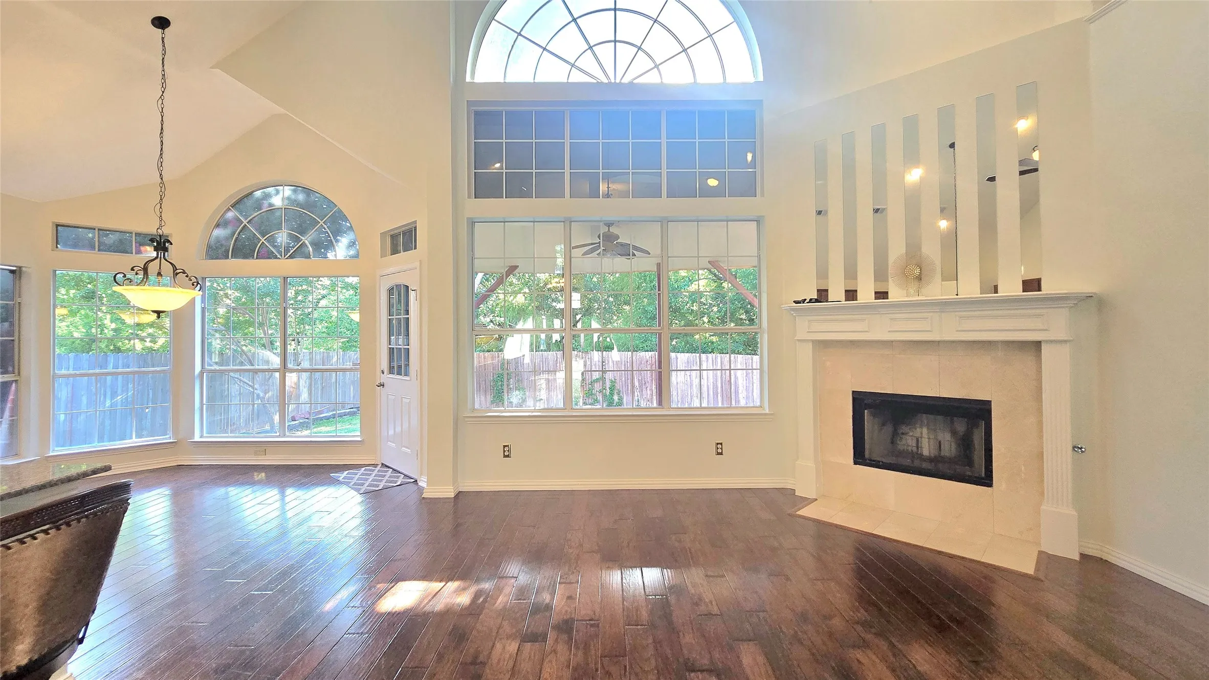 Single Family Residence For Sale in Tarrant County , 3455 Daisy Lane, Grand Prairie, Texas 75052, 5 Bedroom, 3 Bathroom, 2 Garage spaces, 3,387 Sqft, built in 2000, mls#21408514, Real Estate Agent in Grand Prairie, Homes For Sale in Tarrant county, Homes For Sale in Grand Prairie, Realtor in Grand Prairie Texas, Real Estate Brokerage Independent Realty Texas, Luminita Cordes Realtor