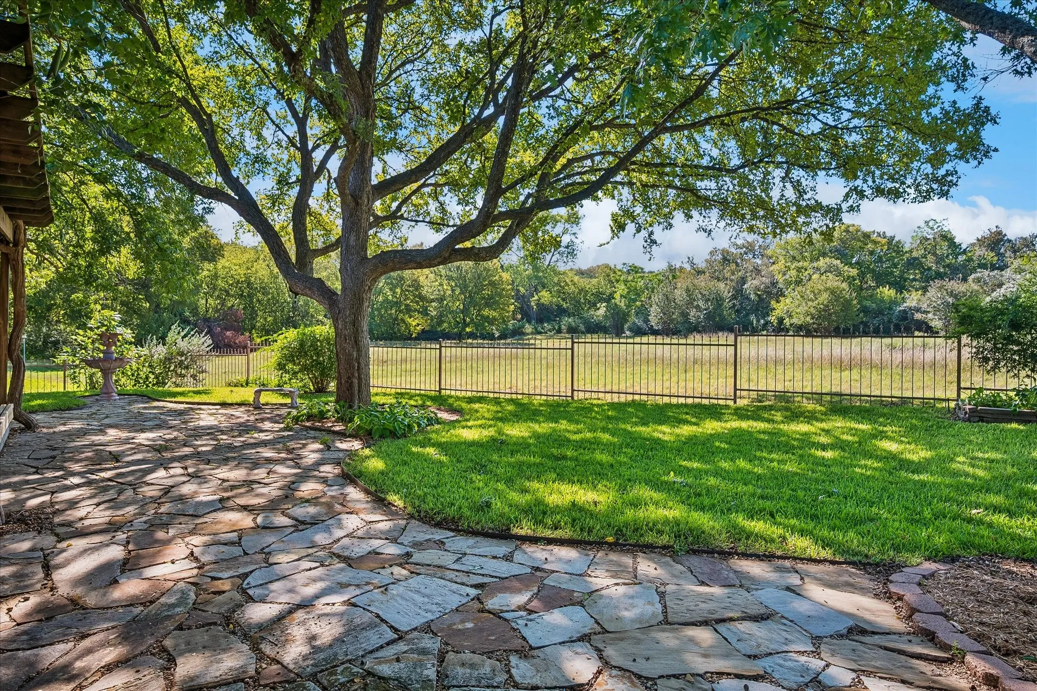 Single Family Residence For Sale in Tarrant County , 4424 Fair Ridge Drive, Fort Worth, Texas 76008, 3 Bedroom, 2 Bathroom, 3 Garage spaces, 2,698 Sqft, built in 1991, mls#21400921, Real Estate Agent in Fort Worth, Homes For Sale in Tarrant county, Homes For Sale in Fort Worth, Realtor in Fort Worth Texas, Real Estate Brokerage Independent Realty Texas, Luminita Cordes Realtor