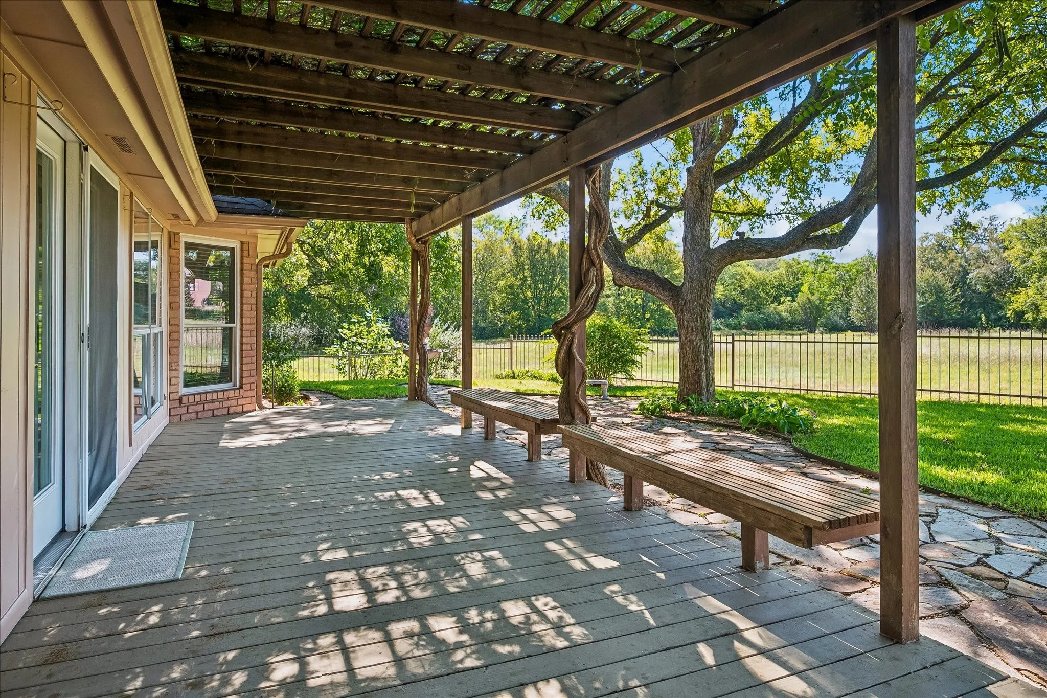 Single Family Residence For Sale in Tarrant County , 4424 Fair Ridge Drive, Fort Worth, Texas 76008, 3 Bedroom, 2 Bathroom, 3 Garage spaces, 2,698 Sqft, built in 1991, mls#21400921, Real Estate Agent in Fort Worth, Homes For Sale in Tarrant county, Homes For Sale in Fort Worth, Realtor in Fort Worth Texas, Real Estate Brokerage Independent Realty Texas, Luminita Cordes Realtor