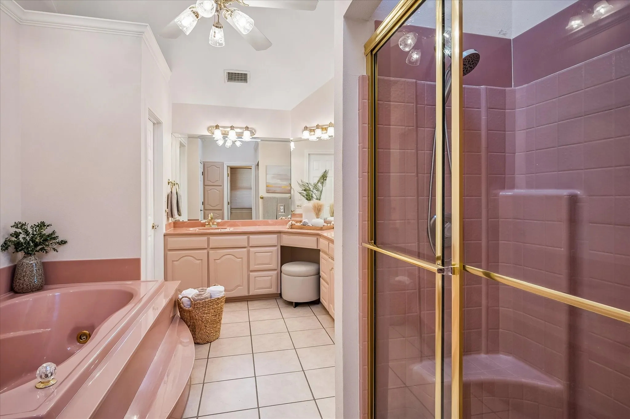 Single Family Residence For Sale in Tarrant County , 4424 Fair Ridge Drive, Fort Worth, Texas 76008, 3 Bedroom, 2 Bathroom, 3 Garage spaces, 2,698 Sqft, built in 1991, mls#21400921, Real Estate Agent in Fort Worth, Homes For Sale in Tarrant county, Homes For Sale in Fort Worth, Realtor in Fort Worth Texas, Real Estate Brokerage Independent Realty Texas, Luminita Cordes Realtor