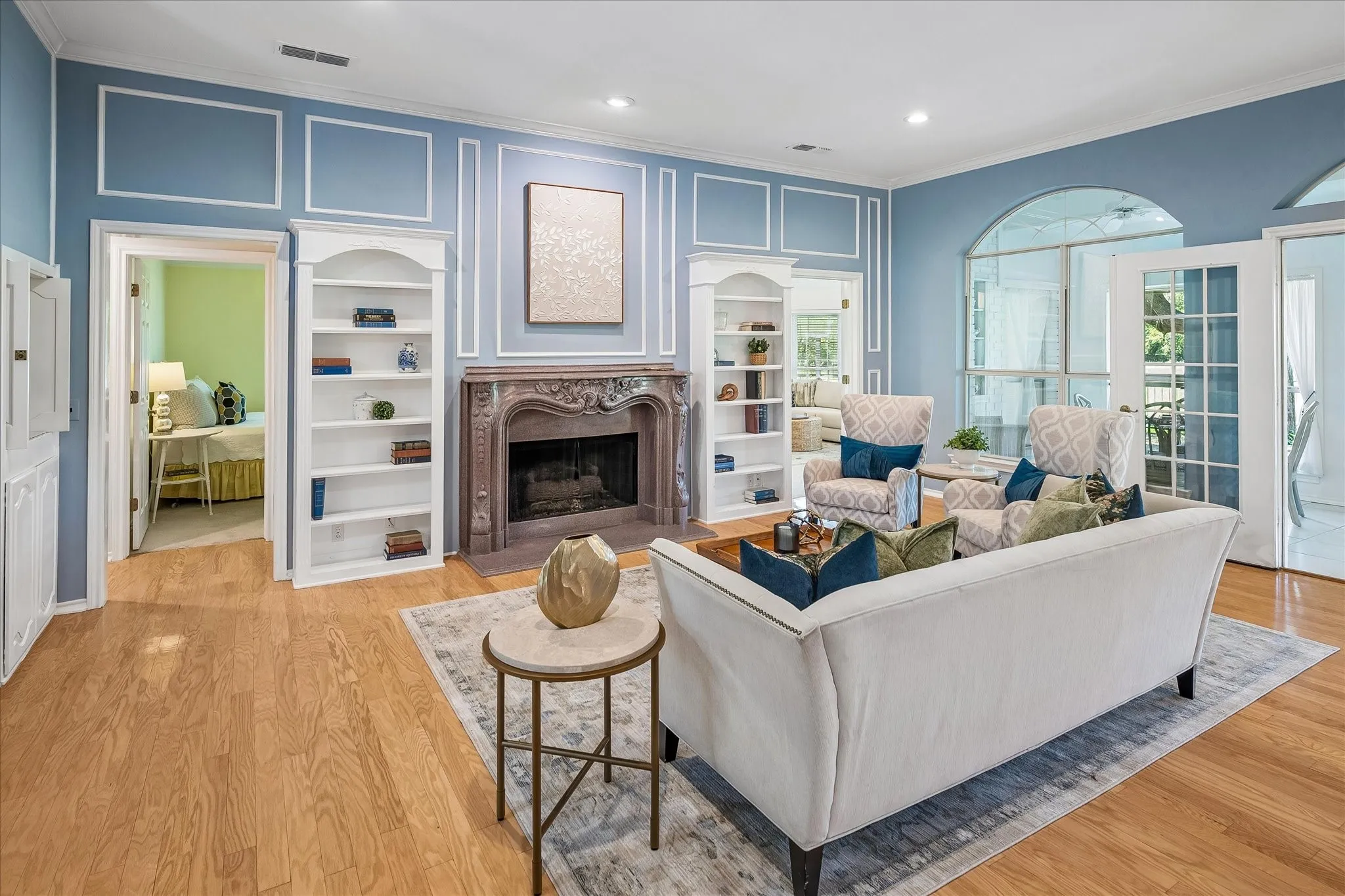 Single Family Residence For Sale in Tarrant County , 4424 Fair Ridge Drive, Fort Worth, Texas 76008, 3 Bedroom, 2 Bathroom, 3 Garage spaces, 2,698 Sqft, built in 1991, mls#21400921, Real Estate Agent in Fort Worth, Homes For Sale in Tarrant county, Homes For Sale in Fort Worth, Realtor in Fort Worth Texas, Real Estate Brokerage Independent Realty Texas, Luminita Cordes Realtor