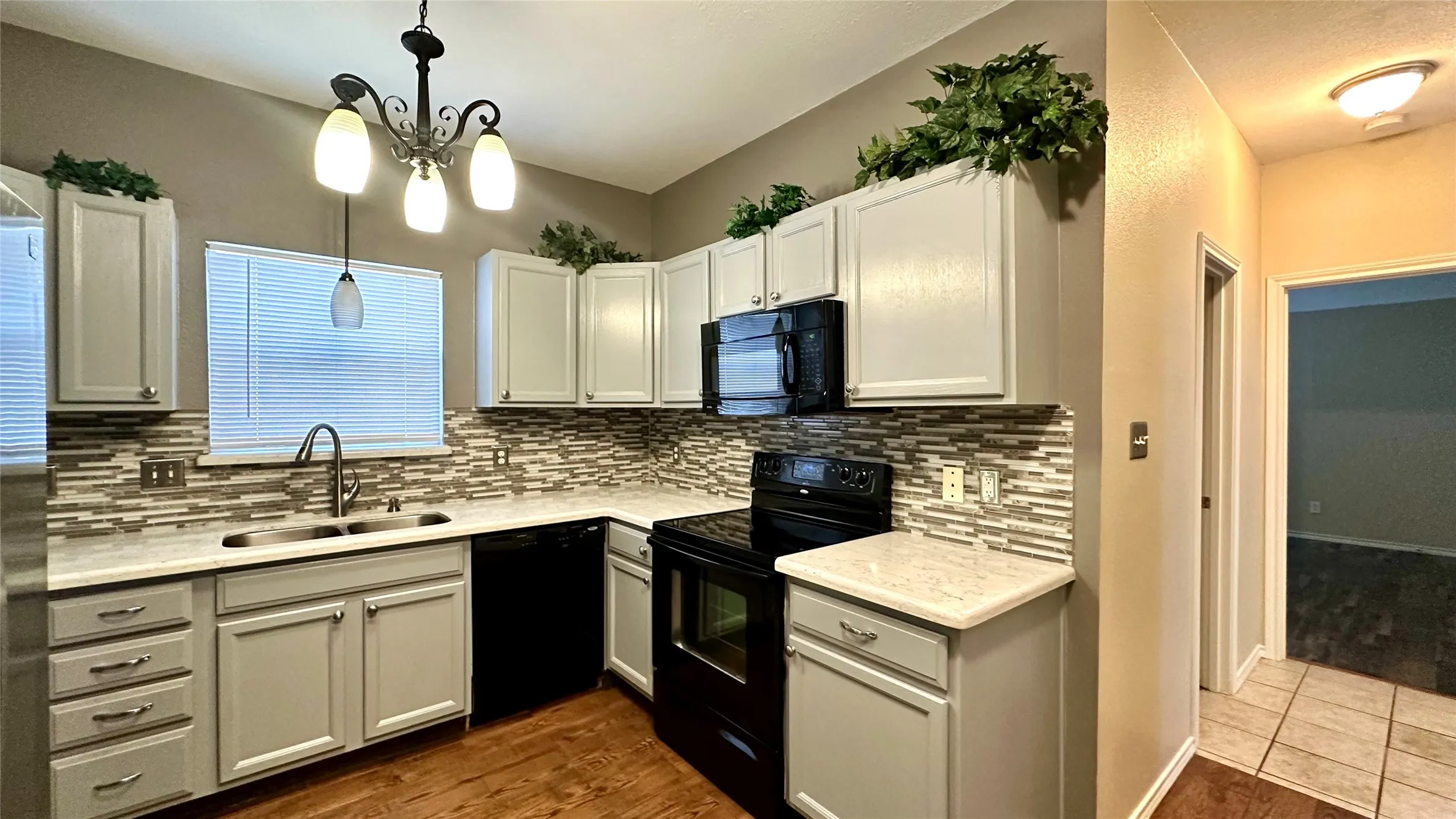 Single Family Residence For Rent in Denton County , 1402 Peregrine Street, Lewisville, Texas 75077, 3 Bedroom, 2 Bathroom, 2 Garage spaces, 1,410 Sqft, built in 1999, mls#21408518, Real Estate Agent in Lewisville, Homes For Rent in Denton county, Homes For Rent in Lewisville, Realtor in Lewisville Texas, Real Estate Brokerage Independent Realty Texas, Luminita Cordes Realtor
