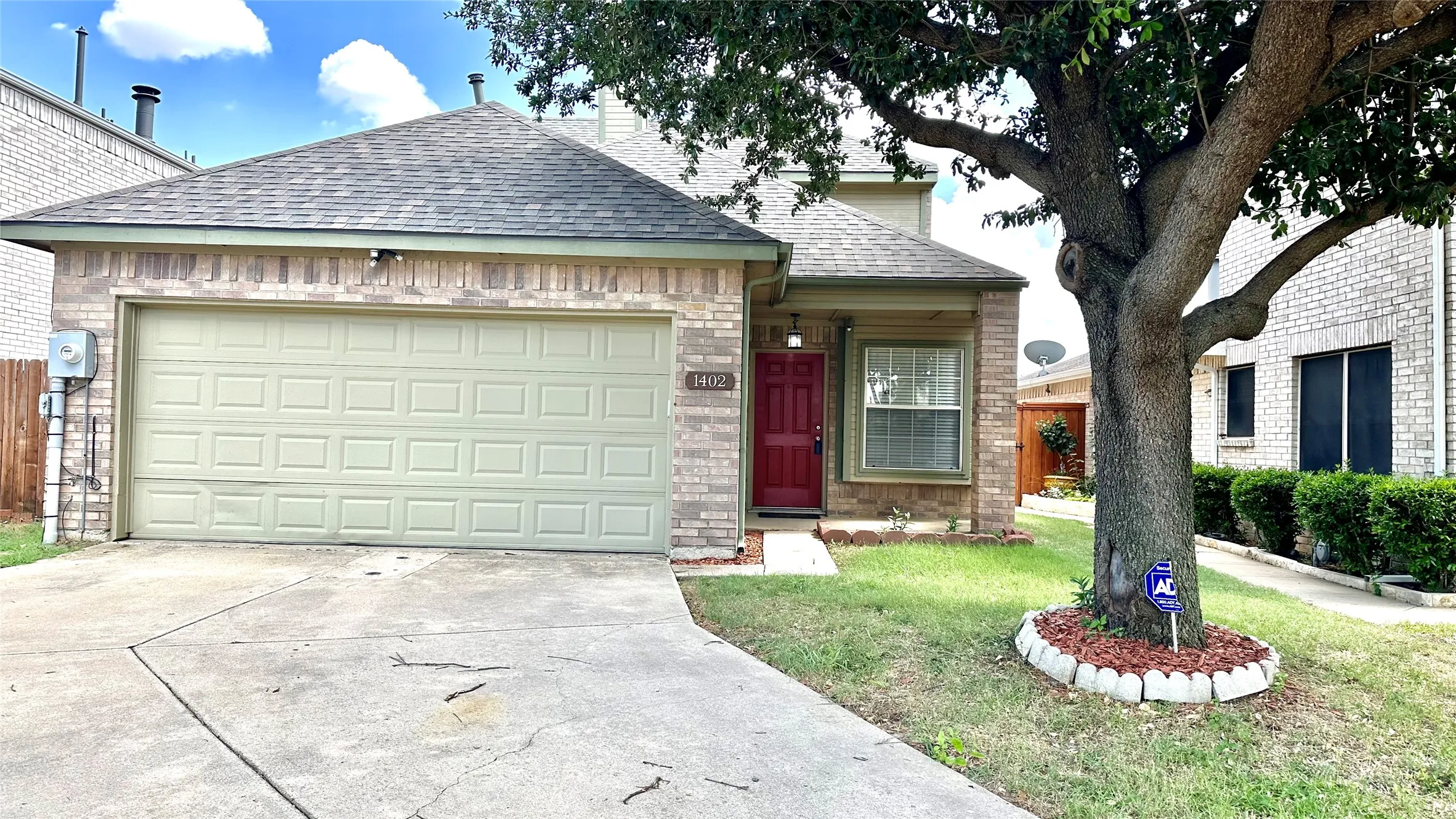 Single Family Residence For Rent in Denton County , 1402 Peregrine Street, Lewisville, Texas 75077, 3 Bedroom, 2 Bathroom, 2 Garage spaces, 1,410 Sqft, built in 1999, mls#21408518, Real Estate Agent in Lewisville, Homes For Rent in Denton county, Homes For Rent in Lewisville, Realtor in Lewisville Texas, Real Estate Brokerage Independent Realty Texas, Luminita Cordes Realtor