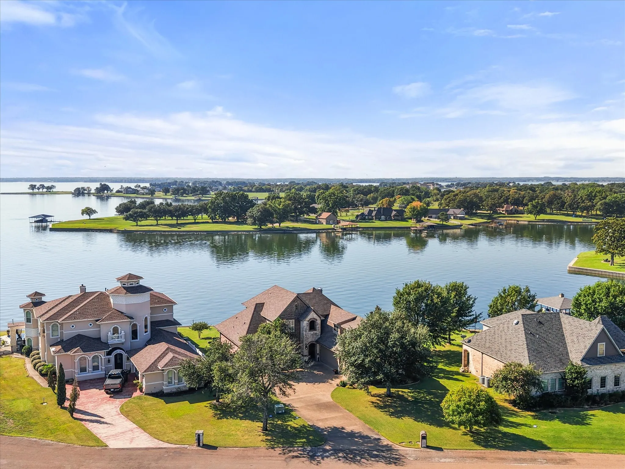 Single Family Residence For Sale in Navarro County , 470 White Rock Road, Corsicana, Texas 75109, 5 Bedroom, 5 Bathroom, 3 Garage spaces, 3,750 Sqft, built in 2013, mls#21408279, Real Estate Agent in Corsicana, Homes For Sale in Navarro county, Homes For Sale in Corsicana, Realtor in Corsicana Texas, Real Estate Brokerage Independent Realty Texas, Luminita Cordes Realtor