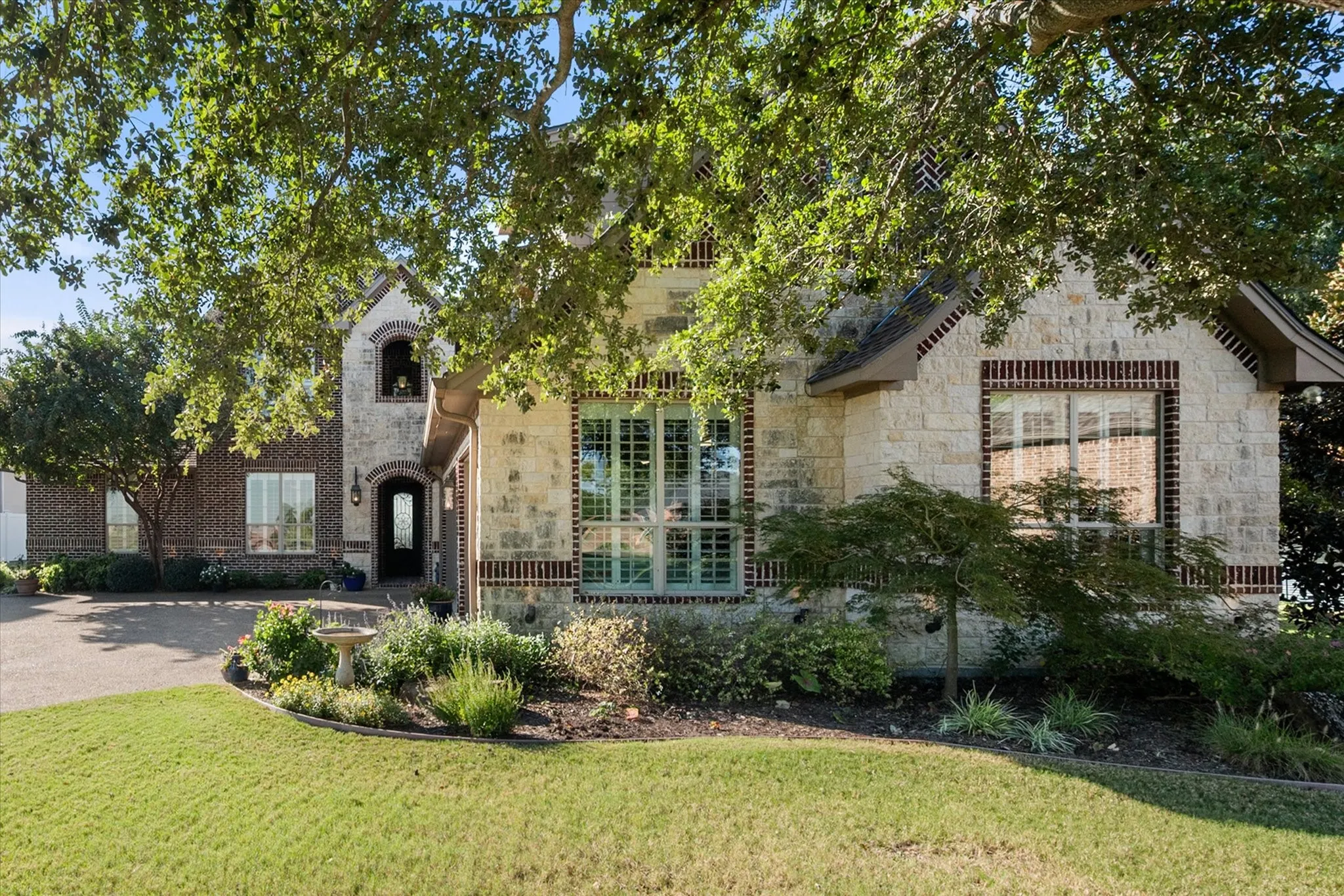 Single Family Residence For Sale in Navarro County , 470 White Rock Road, Corsicana, Texas 75109, 5 Bedroom, 5 Bathroom, 3 Garage spaces, 3,750 Sqft, built in 2013, mls#21408279, Real Estate Agent in Corsicana, Homes For Sale in Navarro county, Homes For Sale in Corsicana, Realtor in Corsicana Texas, Real Estate Brokerage Independent Realty Texas, Luminita Cordes Realtor