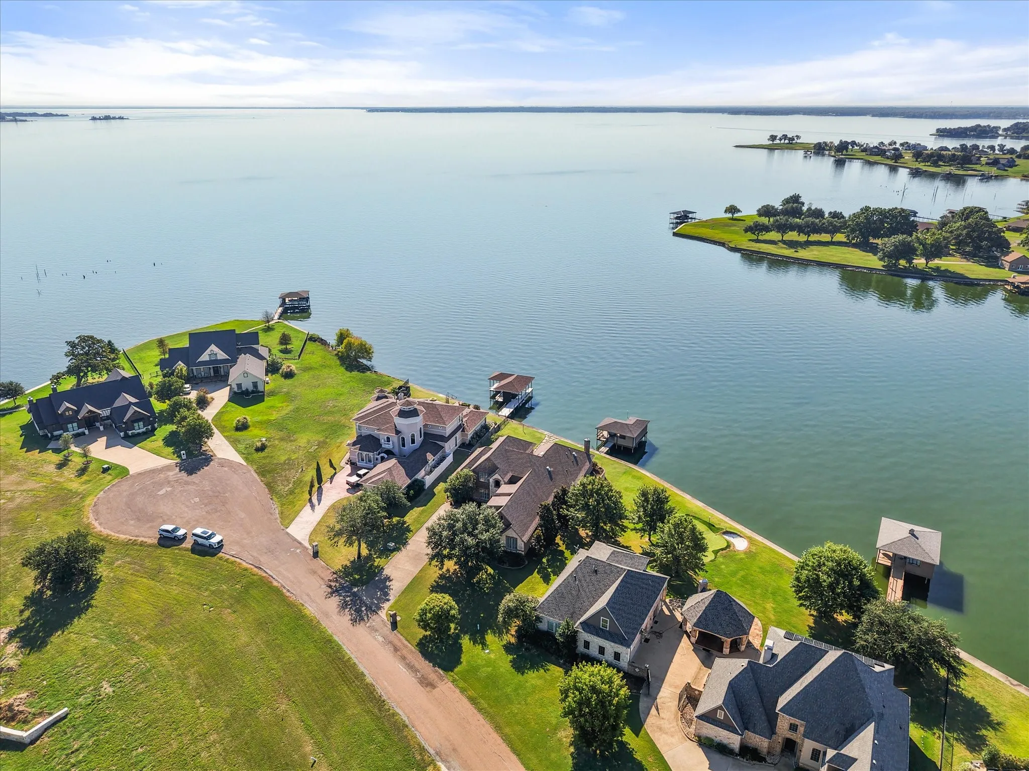 Single Family Residence For Sale in Navarro County , 470 White Rock Road, Corsicana, Texas 75109, 5 Bedroom, 5 Bathroom, 3 Garage spaces, 3,750 Sqft, built in 2013, mls#21408279, Real Estate Agent in Corsicana, Homes For Sale in Navarro county, Homes For Sale in Corsicana, Realtor in Corsicana Texas, Real Estate Brokerage Independent Realty Texas, Luminita Cordes Realtor