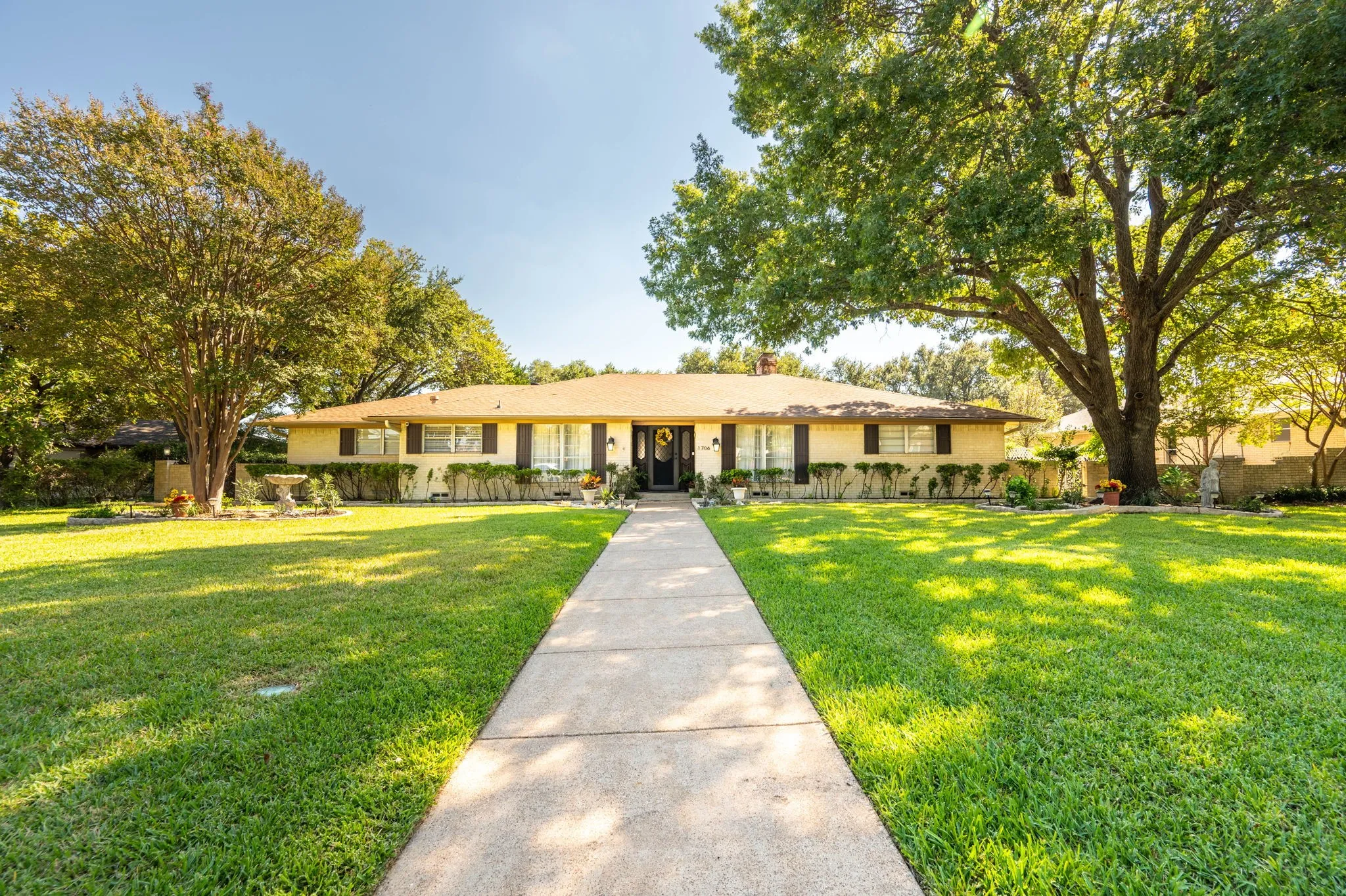 Single Family Residence For Sale