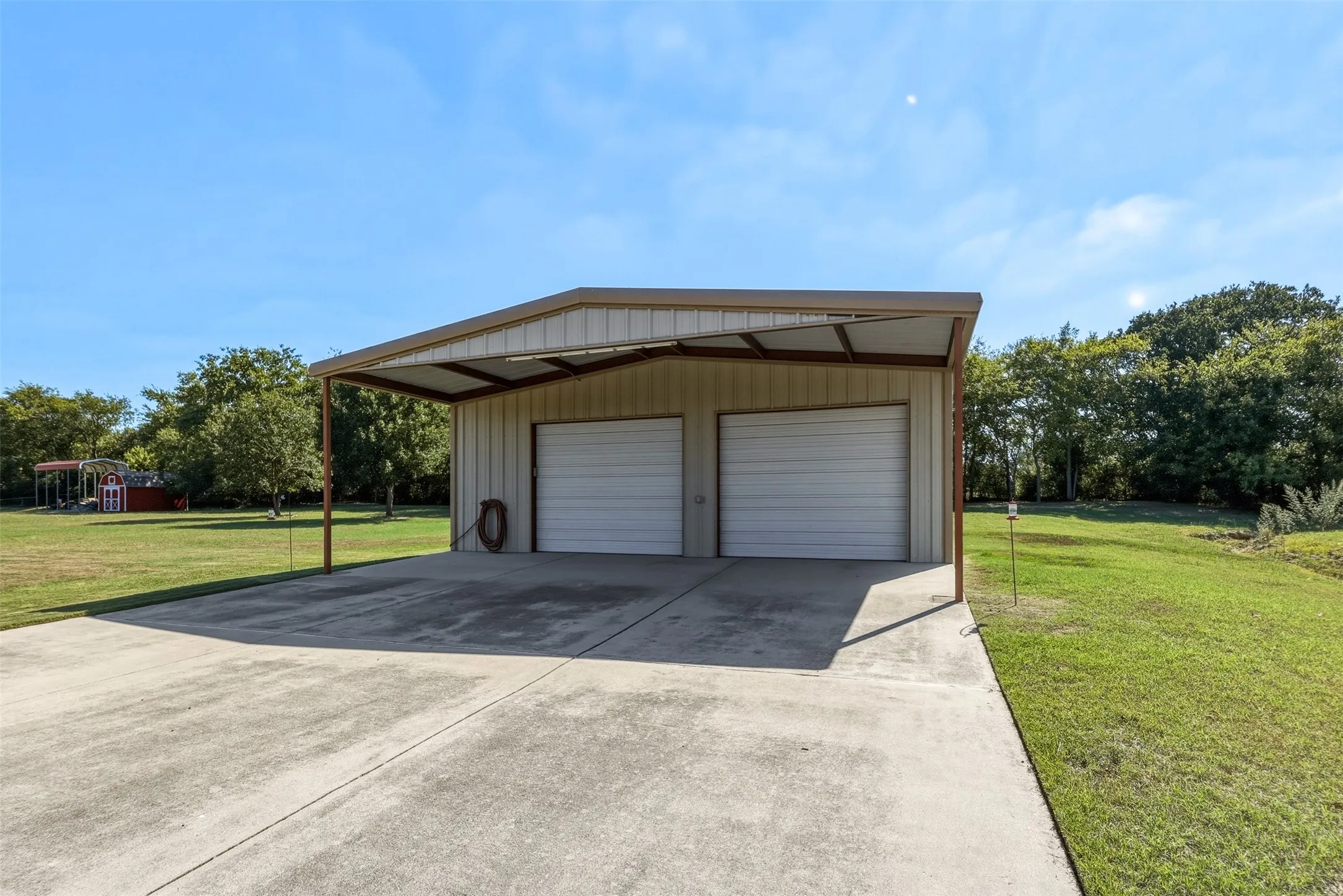 Single Family Residence For Sale in Parker County , 156 Creekwood Ranch Road, Azle, Texas 76020, 4 Bedroom, 2 Bathroom, 2 Garage spaces, 2,129 Sqft, built in 2010, mls#21406811, Real Estate Agent in Azle, Homes For Sale in Parker county, Homes For Sale in Azle, Realtor in Azle Texas, Real Estate Brokerage Independent Realty Texas, Luminita Cordes Realtor