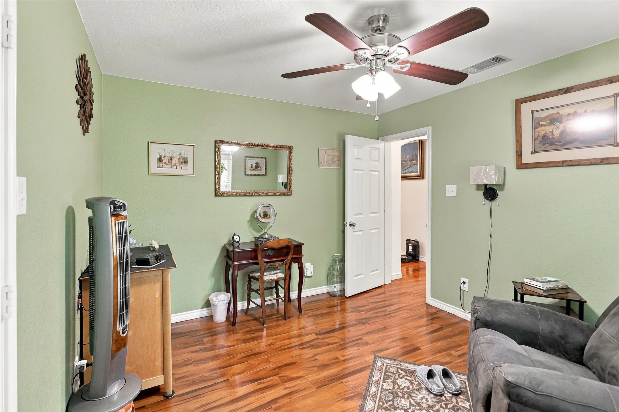 Single Family Residence For Sale in Parker County , 156 Creekwood Ranch Road, Azle, Texas 76020, 4 Bedroom, 2 Bathroom, 2 Garage spaces, 2,129 Sqft, built in 2010, mls#21406811, Real Estate Agent in Azle, Homes For Sale in Parker county, Homes For Sale in Azle, Realtor in Azle Texas, Real Estate Brokerage Independent Realty Texas, Luminita Cordes Realtor
