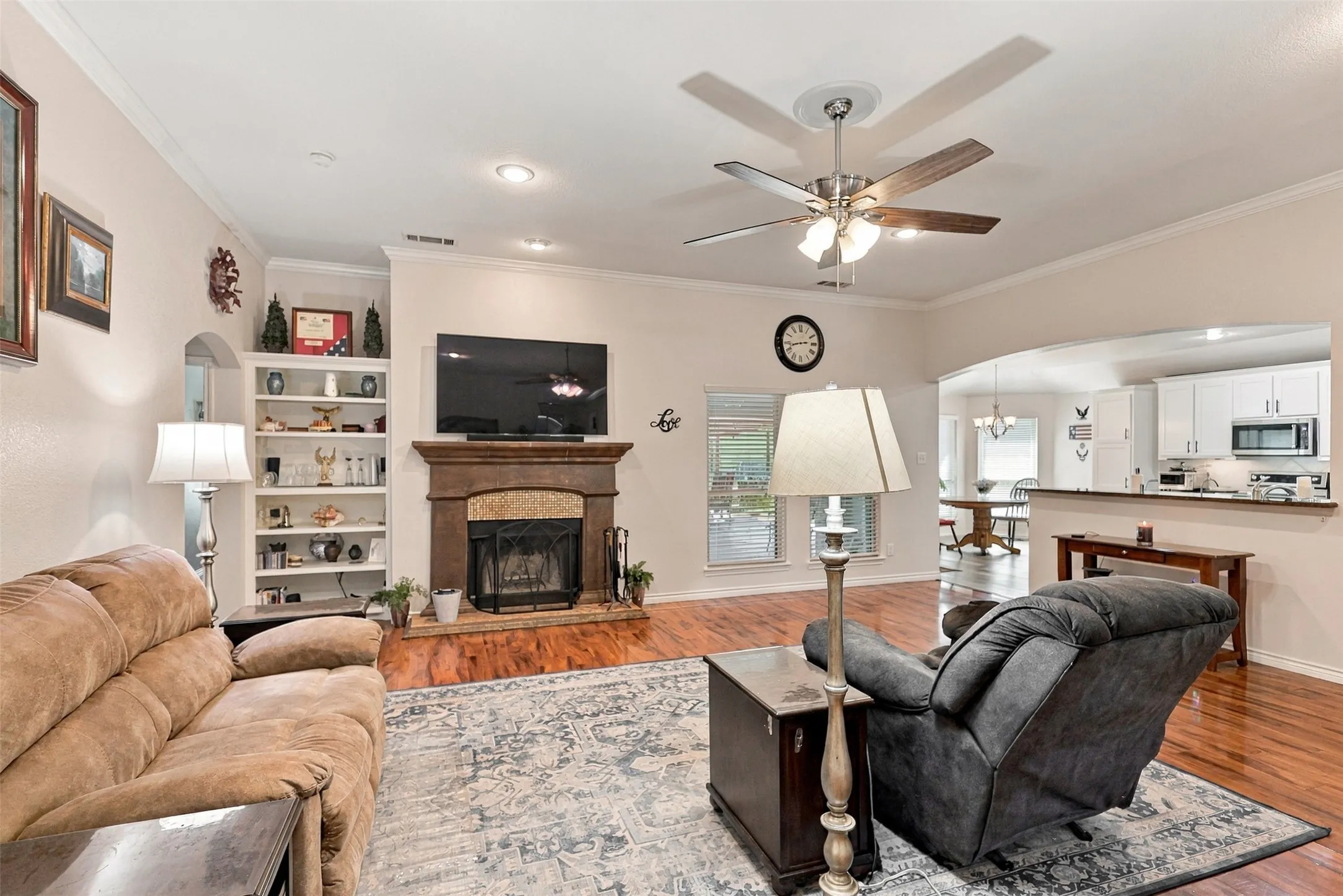Single Family Residence For Sale in Parker County , 156 Creekwood Ranch Road, Azle, Texas 76020, 4 Bedroom, 2 Bathroom, 2 Garage spaces, 2,129 Sqft, built in 2010, mls#21406811, Real Estate Agent in Azle, Homes For Sale in Parker county, Homes For Sale in Azle, Realtor in Azle Texas, Real Estate Brokerage Independent Realty Texas, Luminita Cordes Realtor