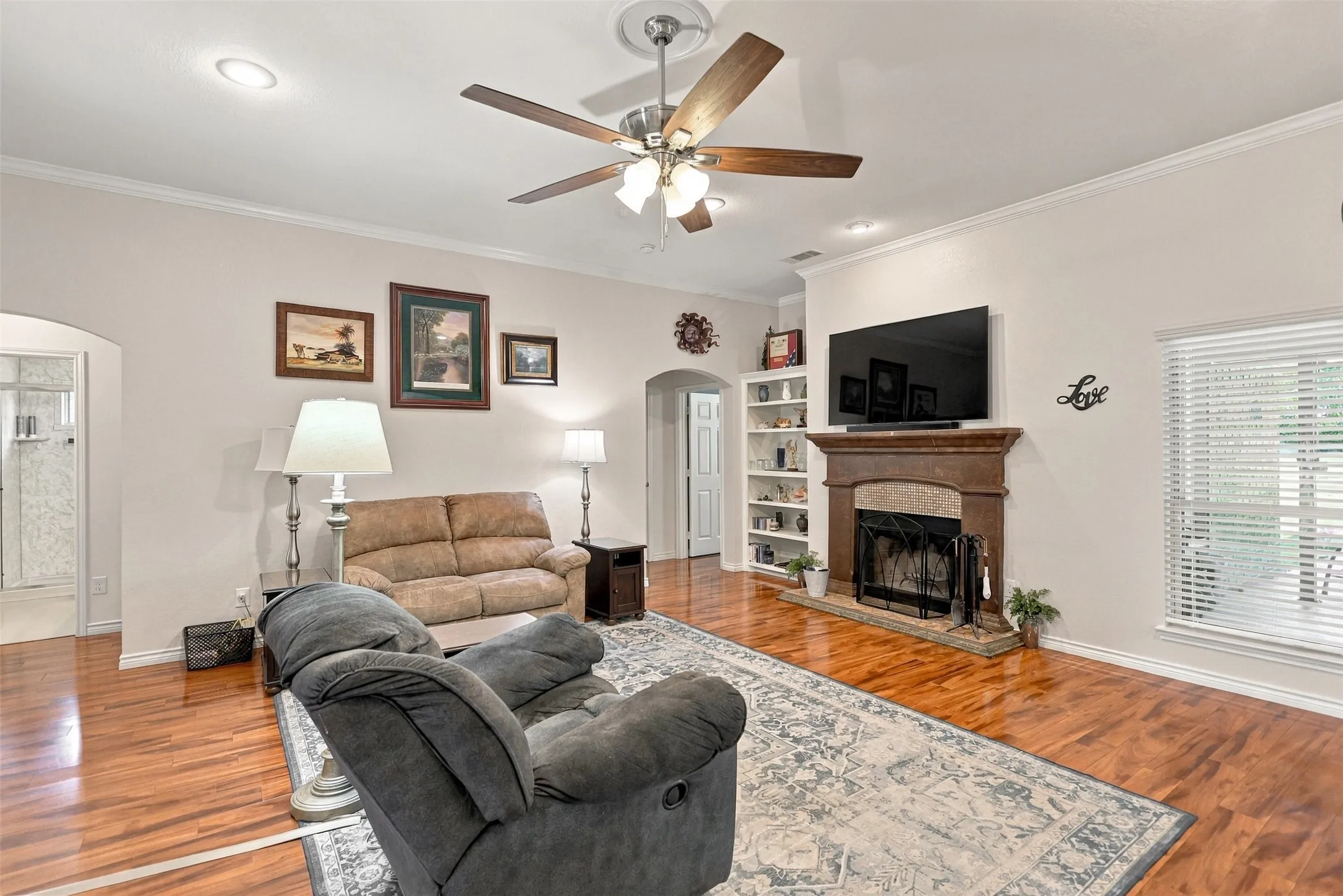 Single Family Residence For Sale in Parker County , 156 Creekwood Ranch Road, Azle, Texas 76020, 4 Bedroom, 2 Bathroom, 2 Garage spaces, 2,129 Sqft, built in 2010, mls#21406811, Real Estate Agent in Azle, Homes For Sale in Parker county, Homes For Sale in Azle, Realtor in Azle Texas, Real Estate Brokerage Independent Realty Texas, Luminita Cordes Realtor
