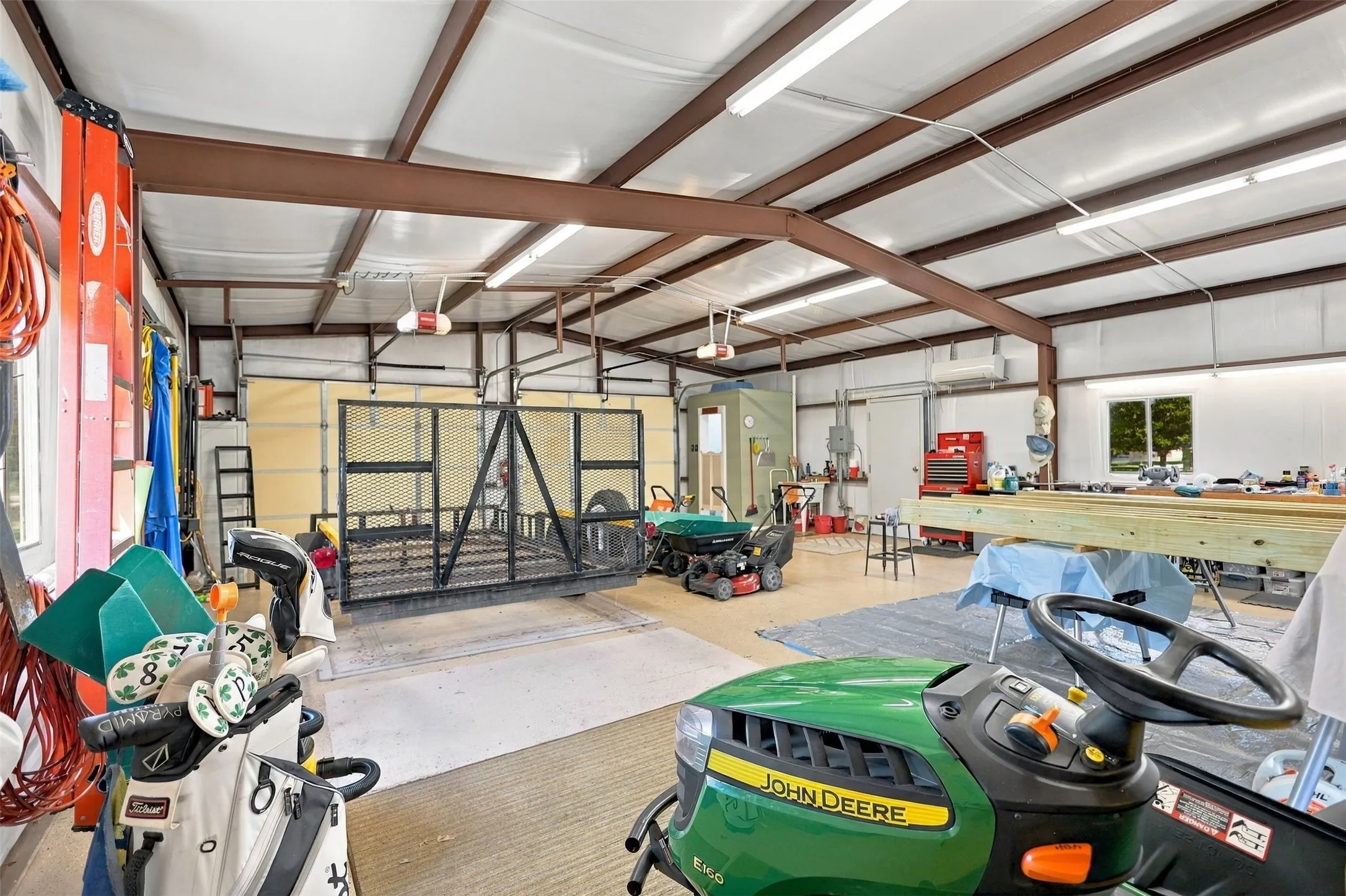 Single Family Residence For Sale in Parker County , 156 Creekwood Ranch Road, Azle, Texas 76020, 4 Bedroom, 2 Bathroom, 2 Garage spaces, 2,129 Sqft, built in 2010, mls#21406811, Real Estate Agent in Azle, Homes For Sale in Parker county, Homes For Sale in Azle, Realtor in Azle Texas, Real Estate Brokerage Independent Realty Texas, Luminita Cordes Realtor