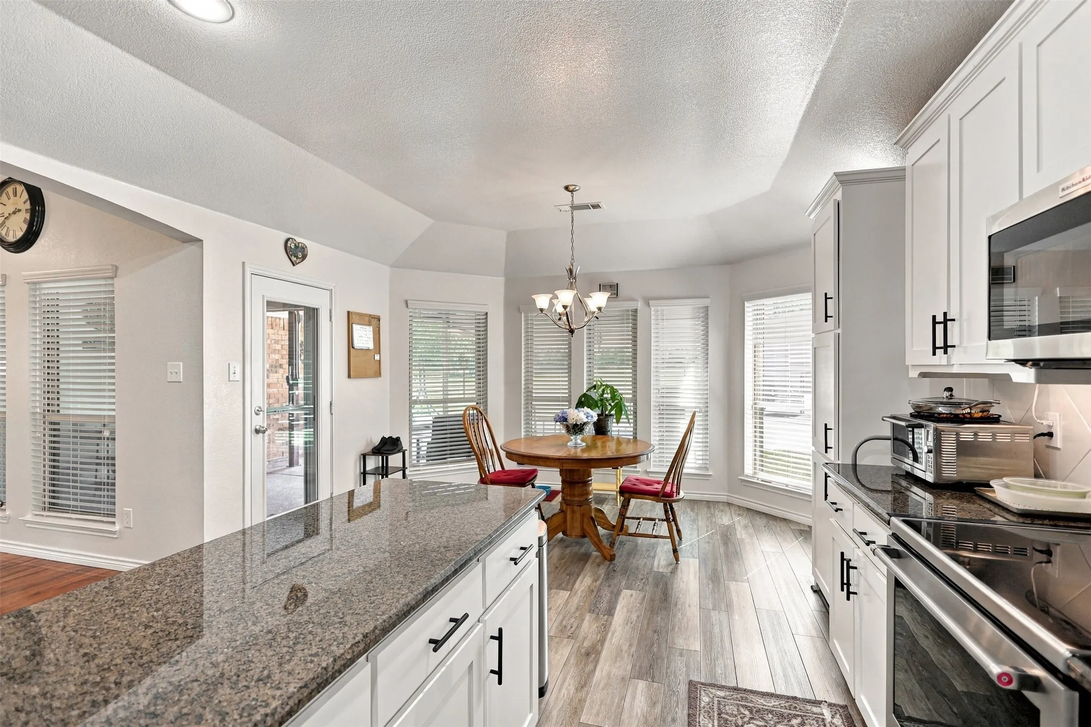 Single Family Residence For Sale in Parker County , 156 Creekwood Ranch Road, Azle, Texas 76020, 4 Bedroom, 2 Bathroom, 2 Garage spaces, 2,129 Sqft, built in 2010, mls#21406811, Real Estate Agent in Azle, Homes For Sale in Parker county, Homes For Sale in Azle, Realtor in Azle Texas, Real Estate Brokerage Independent Realty Texas, Luminita Cordes Realtor