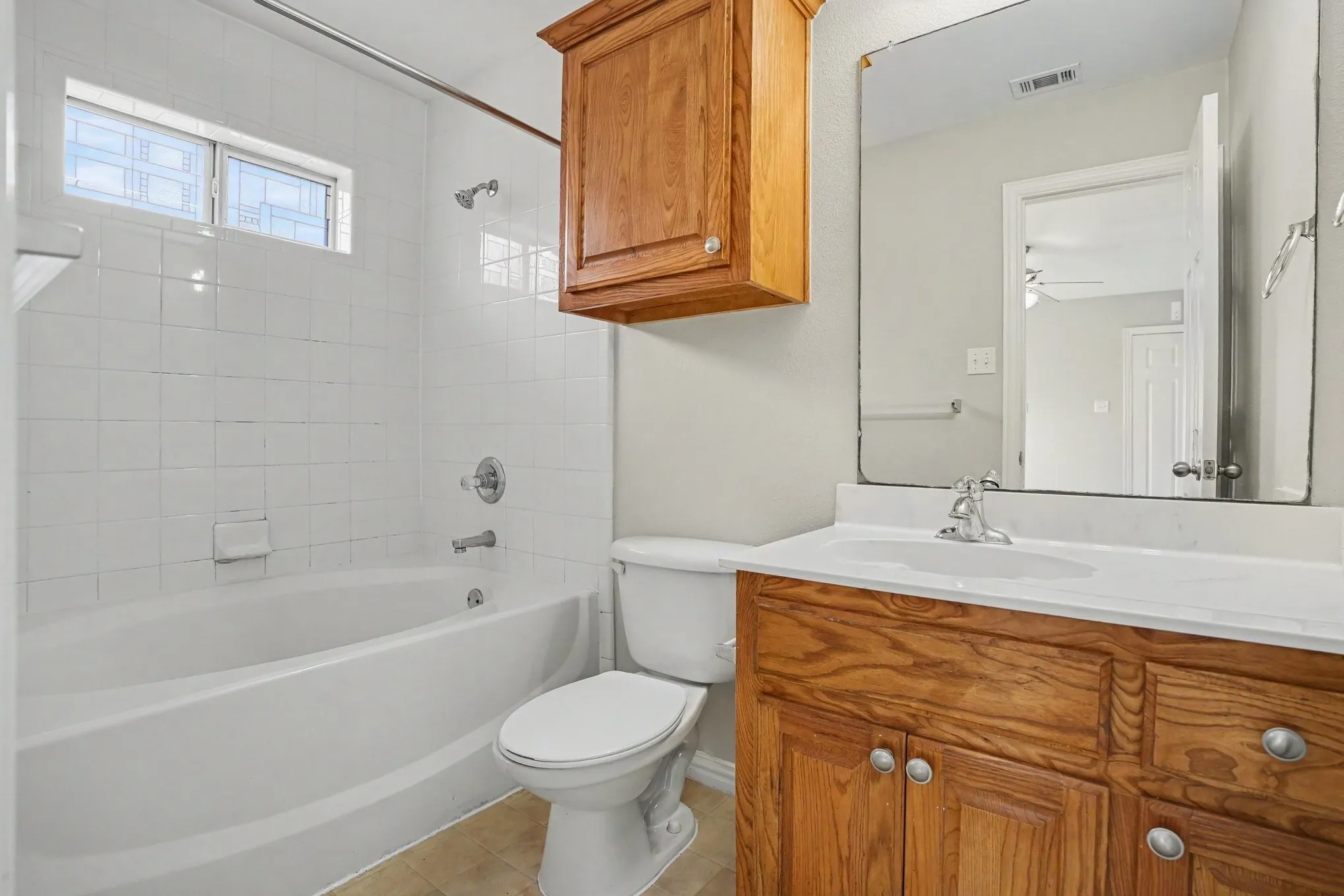 Single Family Residence For Sale in Dallas County , 104 Camden Court, Irving, Texas 75061, 3 Bedroom, 2 Bathroom, 2 Garage spaces, 1,251 Sqft, built in 2006, mls#21398434, Real Estate Agent in Irving, Homes For Sale in Dallas county, Homes For Sale in Irving, Realtor in Irving Texas, Real Estate Brokerage Independent Realty Texas, Luminita Cordes Realtor