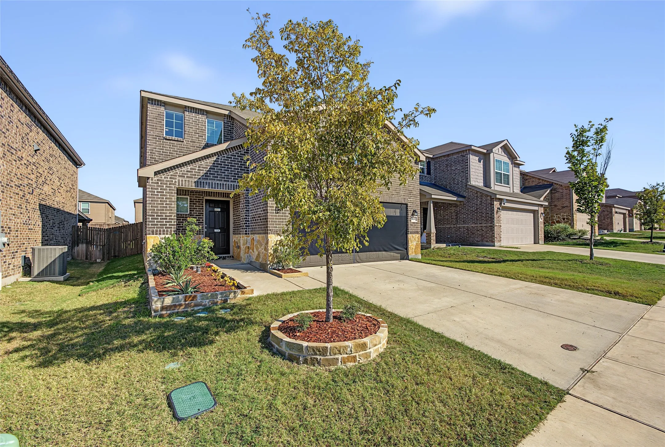 Single Family Residence For Sale in Collin County , 819 Ozark Path, Princeton, Texas 75407, 4 Bedroom, 3 Bathroom, 2 Garage spaces, 2,419 Sqft, built in 2022, mls#21408523, Real Estate Agent in Princeton, Homes For Sale in Collin county, Homes For Sale in Princeton, Realtor in Princeton Texas, Real Estate Brokerage Independent Realty Texas, Luminita Cordes Realtor