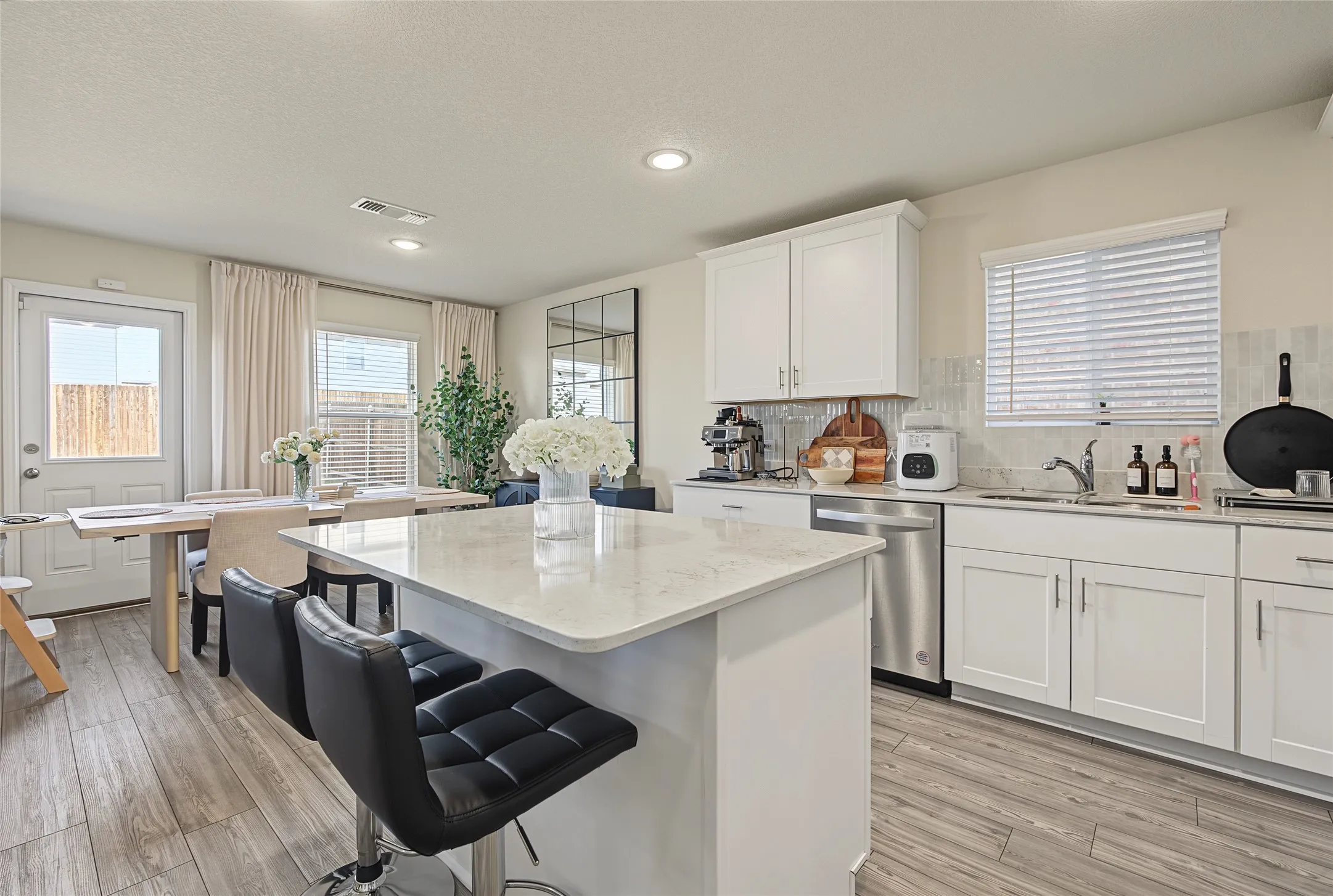 Single Family Residence For Sale in Collin County , 819 Ozark Path, Princeton, Texas 75407, 4 Bedroom, 3 Bathroom, 2 Garage spaces, 2,419 Sqft, built in 2022, mls#21408523, Real Estate Agent in Princeton, Homes For Sale in Collin county, Homes For Sale in Princeton, Realtor in Princeton Texas, Real Estate Brokerage Independent Realty Texas, Luminita Cordes Realtor