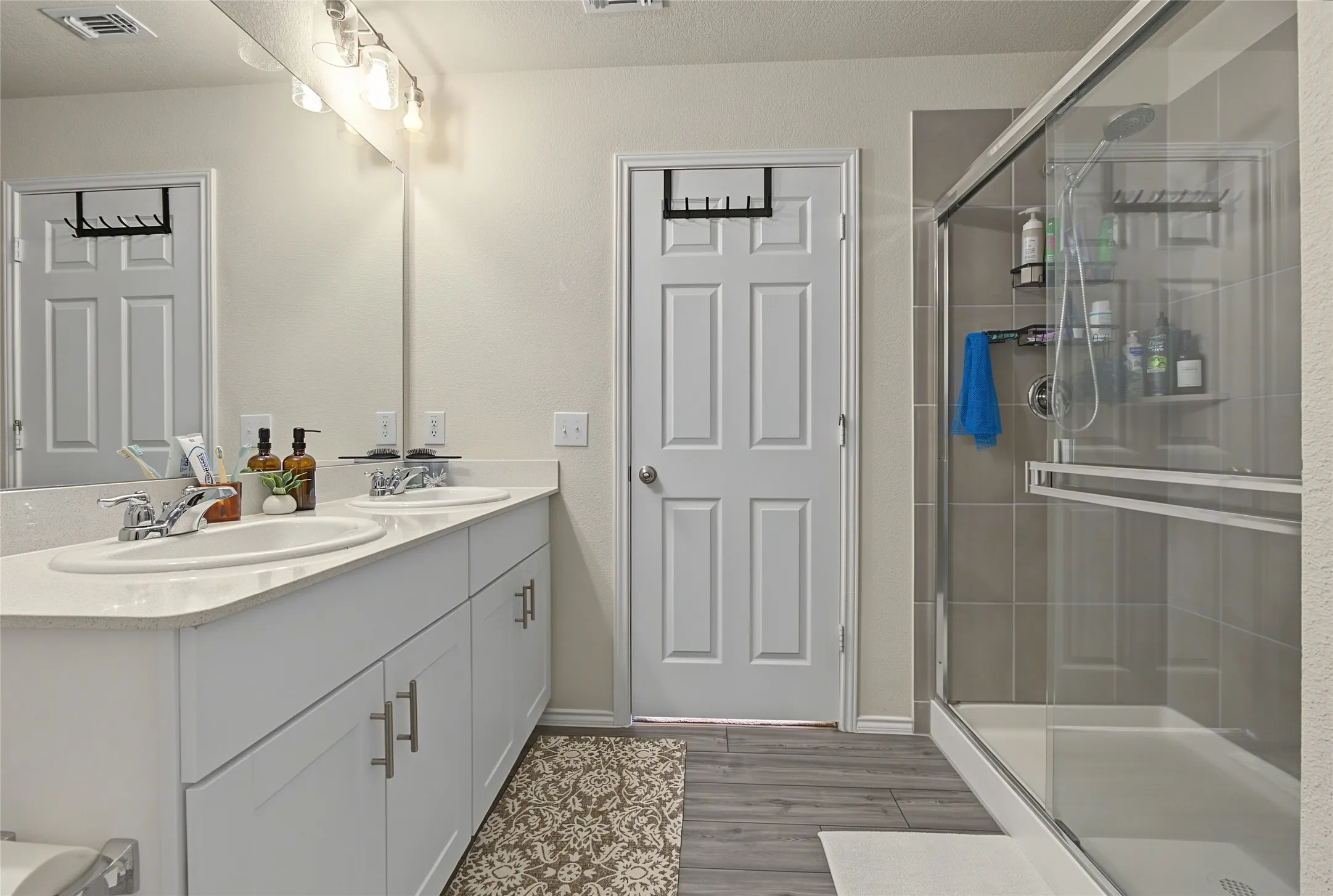 Single Family Residence For Sale in Collin County , 819 Ozark Path, Princeton, Texas 75407, 4 Bedroom, 3 Bathroom, 2 Garage spaces, 2,419 Sqft, built in 2022, mls#21408523, Real Estate Agent in Princeton, Homes For Sale in Collin county, Homes For Sale in Princeton, Realtor in Princeton Texas, Real Estate Brokerage Independent Realty Texas, Luminita Cordes Realtor