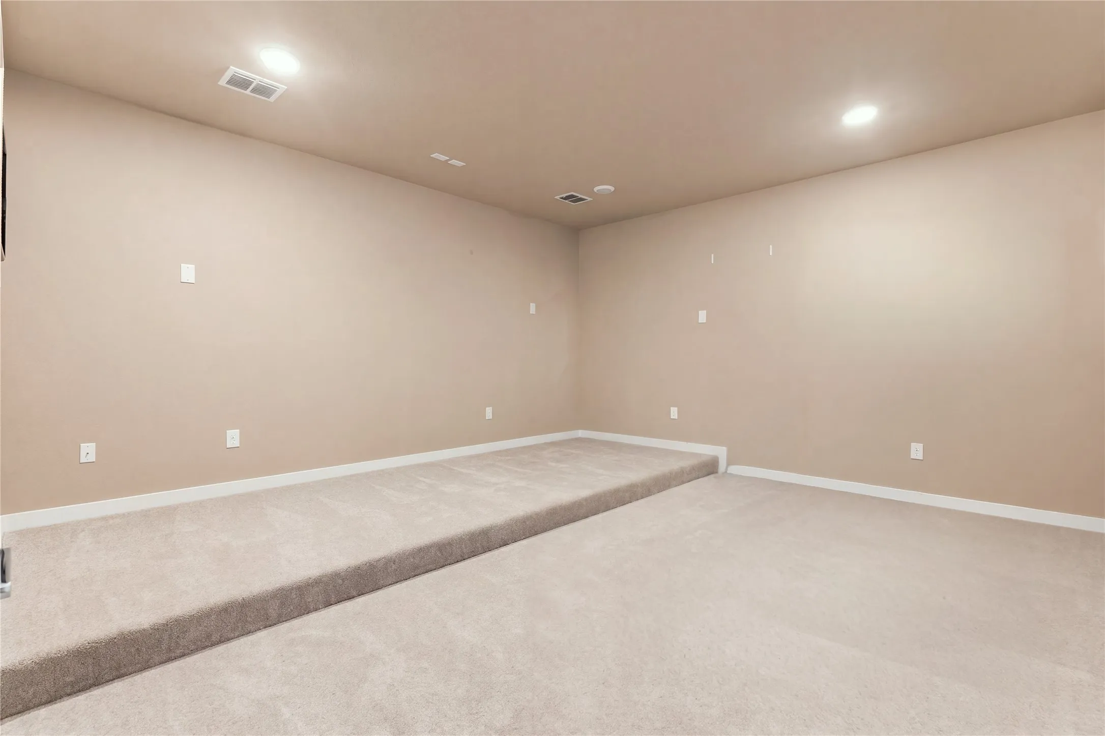 Single Family Residence For Sale in Denton County , 609 Lismore Drive, Frisco, Texas 75036, 5 Bedroom, 7 Bathroom, 3 Garage spaces, 4,263 Sqft, built in 2018, mls#21408478, Real Estate Agent in Frisco, Homes For Sale in Denton county, Homes For Sale in Frisco, Realtor in Frisco Texas, Real Estate Brokerage Independent Realty Texas, Luminita Cordes Realtor
