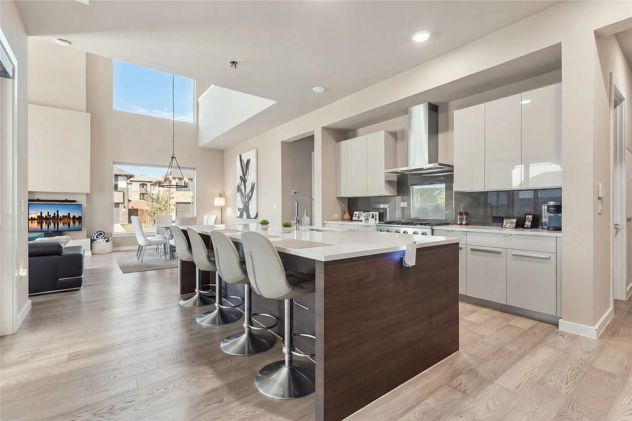 Single Family Residence For Sale in Denton County , 609 Lismore Drive, Frisco, Texas 75036, 5 Bedroom, 7 Bathroom, 3 Garage spaces, 4,263 Sqft, built in 2018, mls#21408478, Real Estate Agent in Frisco, Homes For Sale in Denton county, Homes For Sale in Frisco, Realtor in Frisco Texas, Real Estate Brokerage Independent Realty Texas, Luminita Cordes Realtor