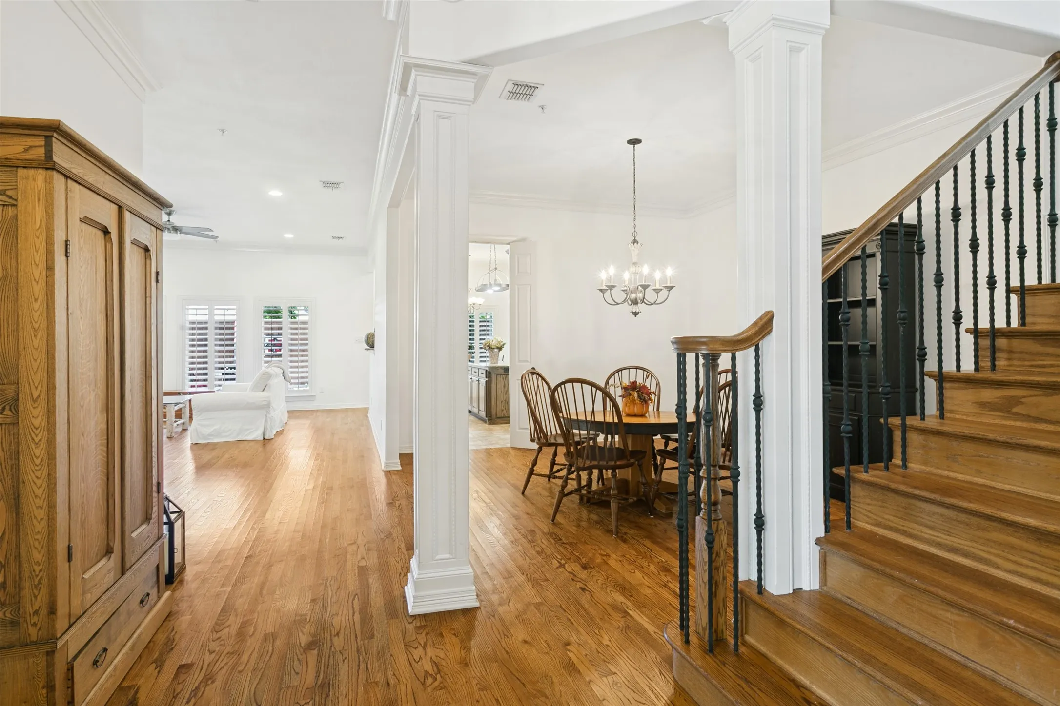Single Family Residence For Sale in Dallas County , 517 Mobley Way Court, Coppell, Texas 75019, 3 Bedroom, 3 Bathroom, 2 Garage spaces, 2,974 Sqft, built in 2004, mls#21405307, Real Estate Agent in Coppell, Homes For Sale in Dallas county, Homes For Sale in Coppell, Realtor in Coppell Texas, Real Estate Brokerage Independent Realty Texas, Luminita Cordes Realtor