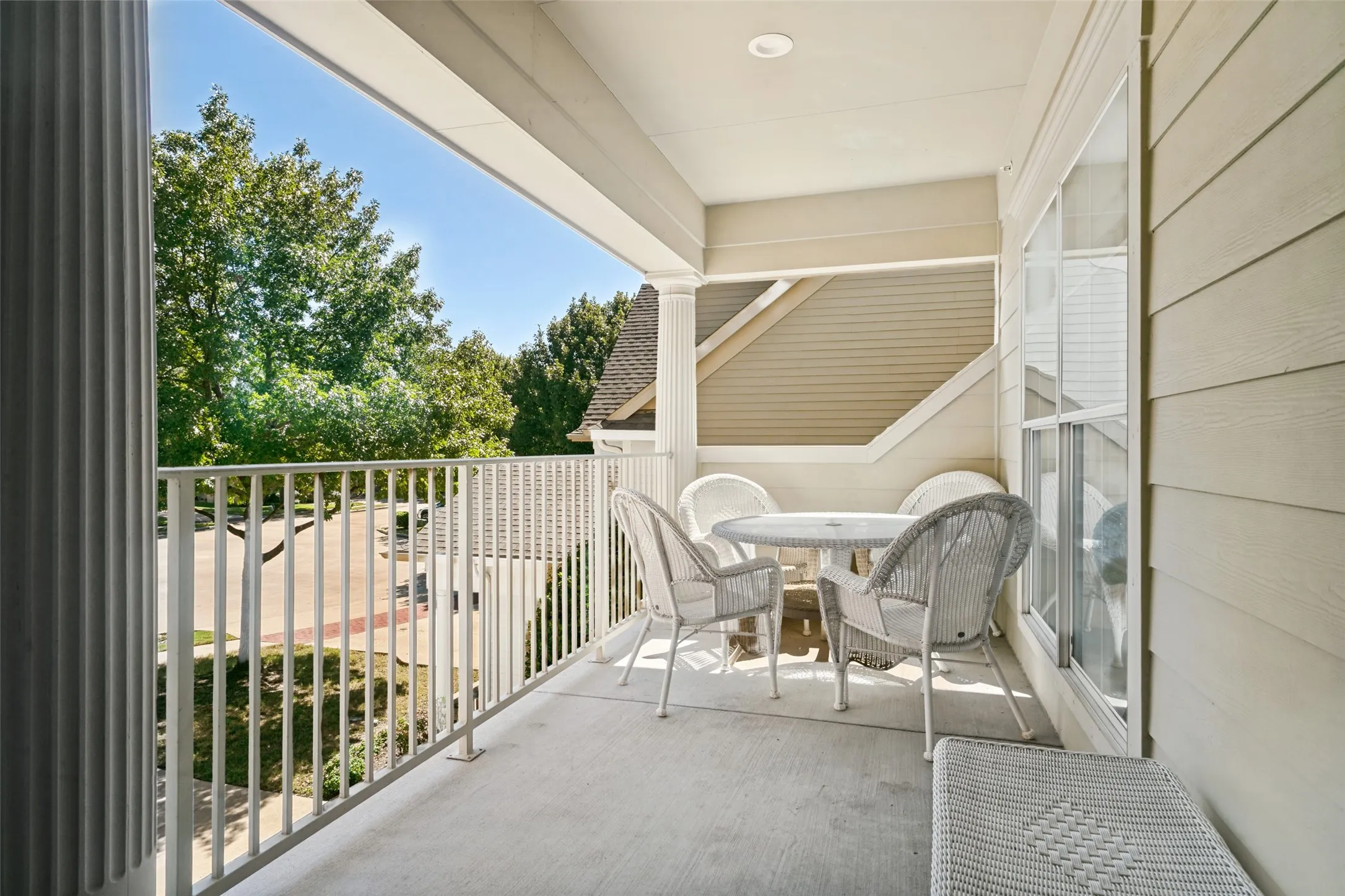 Single Family Residence For Sale in Dallas County , 517 Mobley Way Court, Coppell, Texas 75019, 3 Bedroom, 3 Bathroom, 2 Garage spaces, 2,974 Sqft, built in 2004, mls#21405307, Real Estate Agent in Coppell, Homes For Sale in Dallas county, Homes For Sale in Coppell, Realtor in Coppell Texas, Real Estate Brokerage Independent Realty Texas, Luminita Cordes Realtor