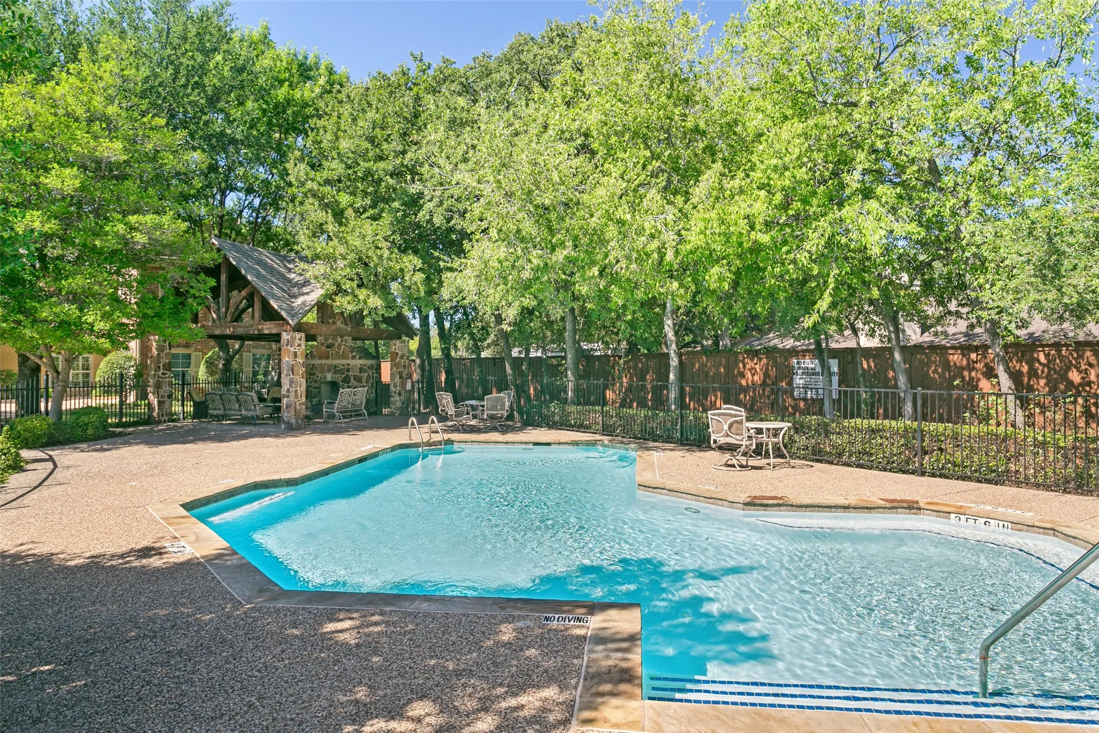 Single Family Residence For Sale in Dallas County , 517 Mobley Way Court, Coppell, Texas 75019, 3 Bedroom, 3 Bathroom, 2 Garage spaces, 2,974 Sqft, built in 2004, mls#21405307, Real Estate Agent in Coppell, Homes For Sale in Dallas county, Homes For Sale in Coppell, Realtor in Coppell Texas, Real Estate Brokerage Independent Realty Texas, Luminita Cordes Realtor