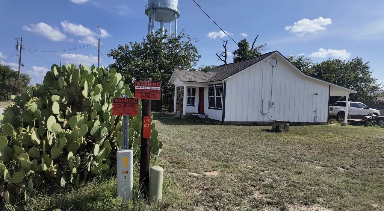 Single Family Residence For Sale in San Saba County , 107 N. Hall Street, Richland Springs, Texas 76871, 2 Bedroom, 1 Bathroom, Garage spaces, 672 Sqft, built in 1930, mls#21408280, Real Estate Agent in Richland Springs, Homes For Sale in San Saba county, Homes For Sale in Richland Springs, Realtor in Richland Springs Texas, Real Estate Brokerage Independent Realty Texas, Luminita Cordes Realtor