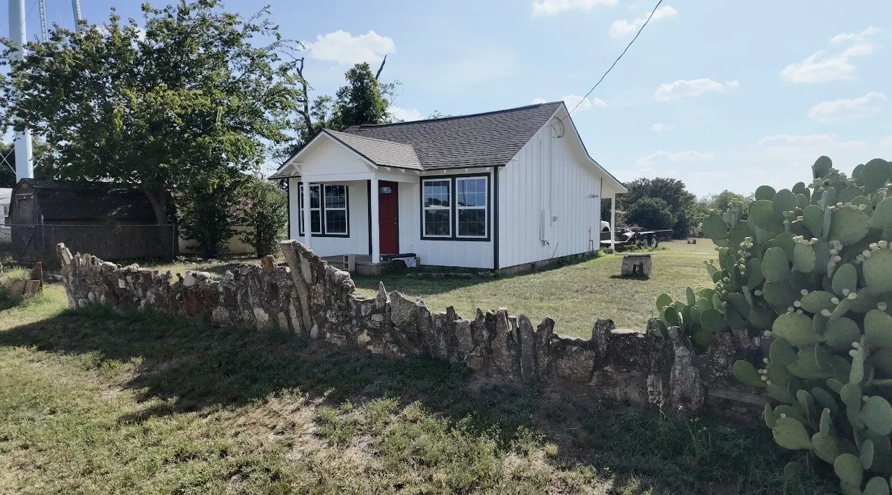 Single Family Residence For Sale in San Saba County , 107 N. Hall Street, Richland Springs, Texas 76871, 2 Bedroom, 1 Bathroom, Garage spaces, 672 Sqft, built in 1930, mls#21408280, Real Estate Agent in Richland Springs, Homes For Sale in San Saba county, Homes For Sale in Richland Springs, Realtor in Richland Springs Texas, Real Estate Brokerage Independent Realty Texas, Luminita Cordes Realtor