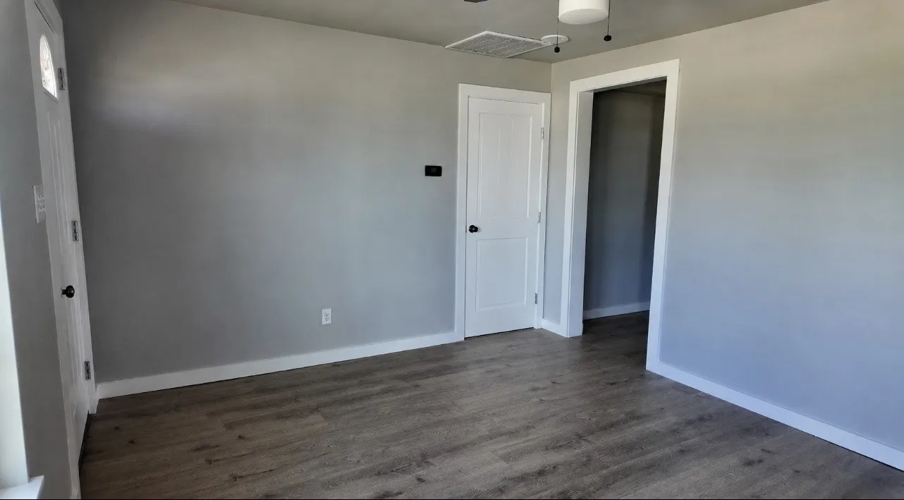 Single Family Residence For Sale in San Saba County , 107 N. Hall Street, Richland Springs, Texas 76871, 2 Bedroom, 1 Bathroom, Garage spaces, 672 Sqft, built in 1930, mls#21408280, Real Estate Agent in Richland Springs, Homes For Sale in San Saba county, Homes For Sale in Richland Springs, Realtor in Richland Springs Texas, Real Estate Brokerage Independent Realty Texas, Luminita Cordes Realtor