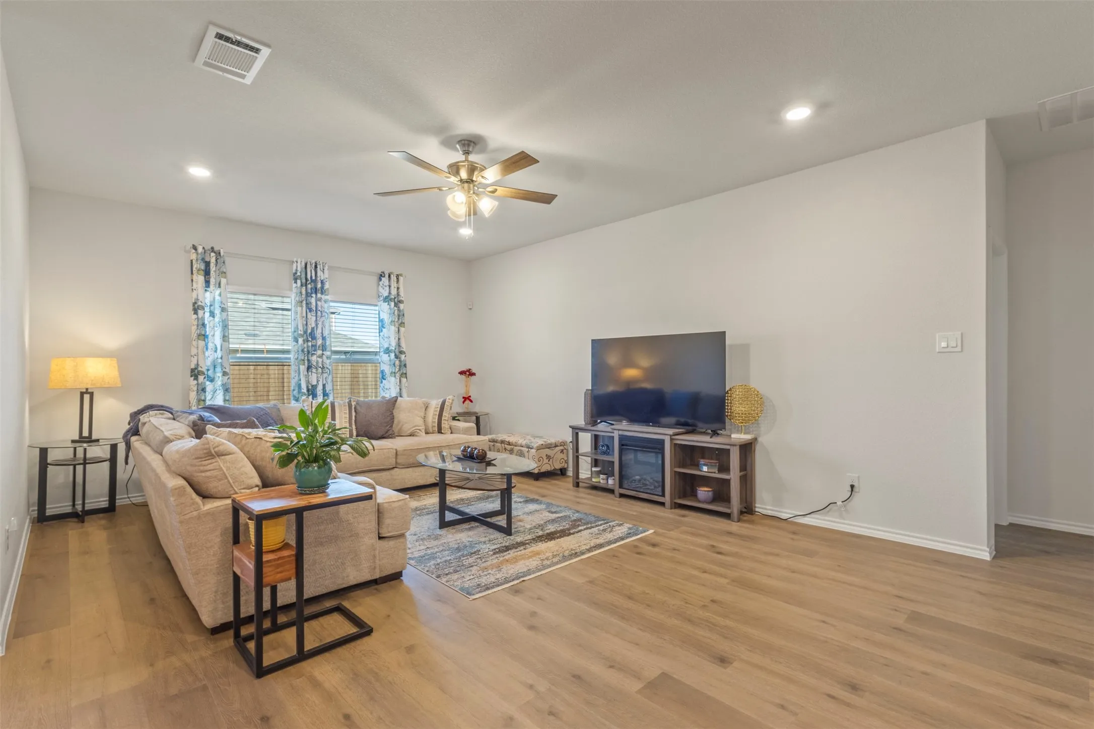 Single Family Residence For Rent in Hunt County , 1437 Millstead Rill Drive, Josephine, Texas 75135, 4 Bedroom, 3 Bathroom, 2 Garage spaces, 2,235 Sqft, built in 2024, mls#21408524, Real Estate Agent in Josephine, Homes For Rent in Hunt county, Homes For Rent in Josephine, Realtor in Josephine Texas, Real Estate Brokerage Independent Realty Texas, Luminita Cordes Realtor