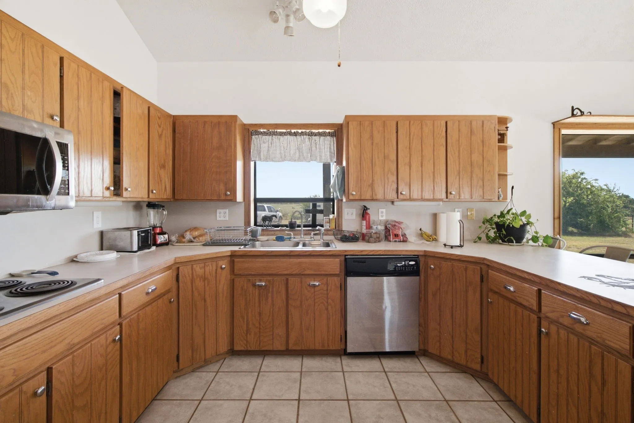 Farm For Sale in Erath County , 3624 County Road 398 12, Stephenville, Texas 76401, 4 Bedroom, 2 Bathroom, 2 Garage spaces, 2,040 Sqft, built in 1999, mls#21408516, Real Estate Agent in Stephenville, Homes For Sale in Erath county, Homes For Sale in Stephenville, Realtor in Stephenville Texas, Real Estate Brokerage Independent Realty Texas, Luminita Cordes Realtor