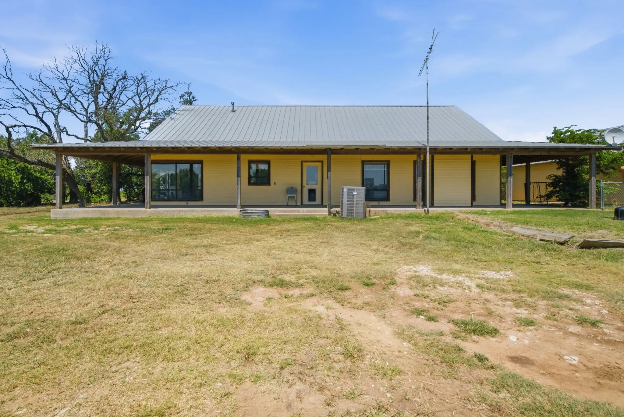 Farm For Sale in Erath County , 3624 County Road 398 12, Stephenville, Texas 76401, 4 Bedroom, 2 Bathroom, 2 Garage spaces, 2,040 Sqft, built in 1999, mls#21408516, Real Estate Agent in Stephenville, Homes For Sale in Erath county, Homes For Sale in Stephenville, Realtor in Stephenville Texas, Real Estate Brokerage Independent Realty Texas, Luminita Cordes Realtor