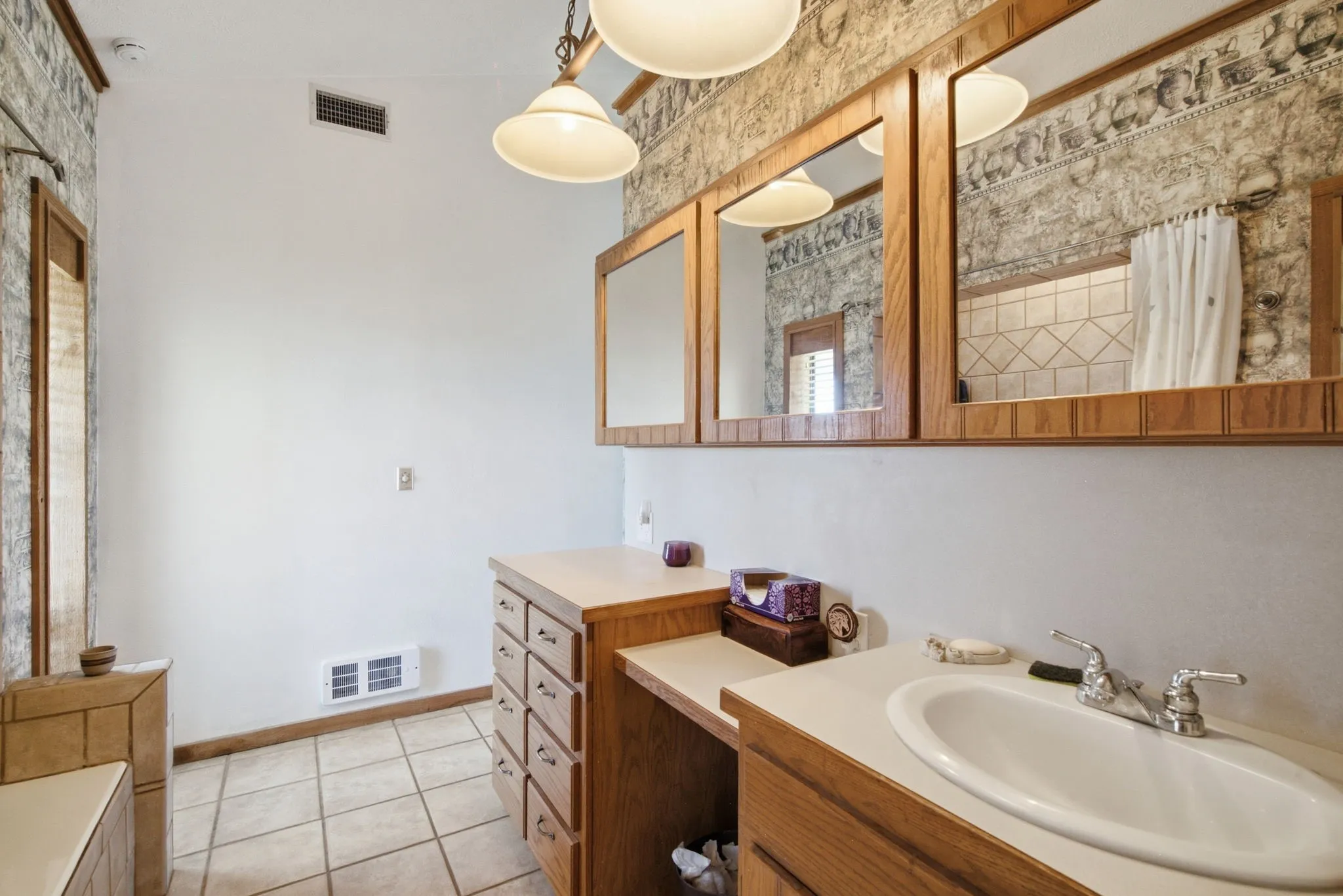 Farm For Sale in Erath County , 3624 County Road 398 12, Stephenville, Texas 76401, 4 Bedroom, 2 Bathroom, 2 Garage spaces, 2,040 Sqft, built in 1999, mls#21408516, Real Estate Agent in Stephenville, Homes For Sale in Erath county, Homes For Sale in Stephenville, Realtor in Stephenville Texas, Real Estate Brokerage Independent Realty Texas, Luminita Cordes Realtor