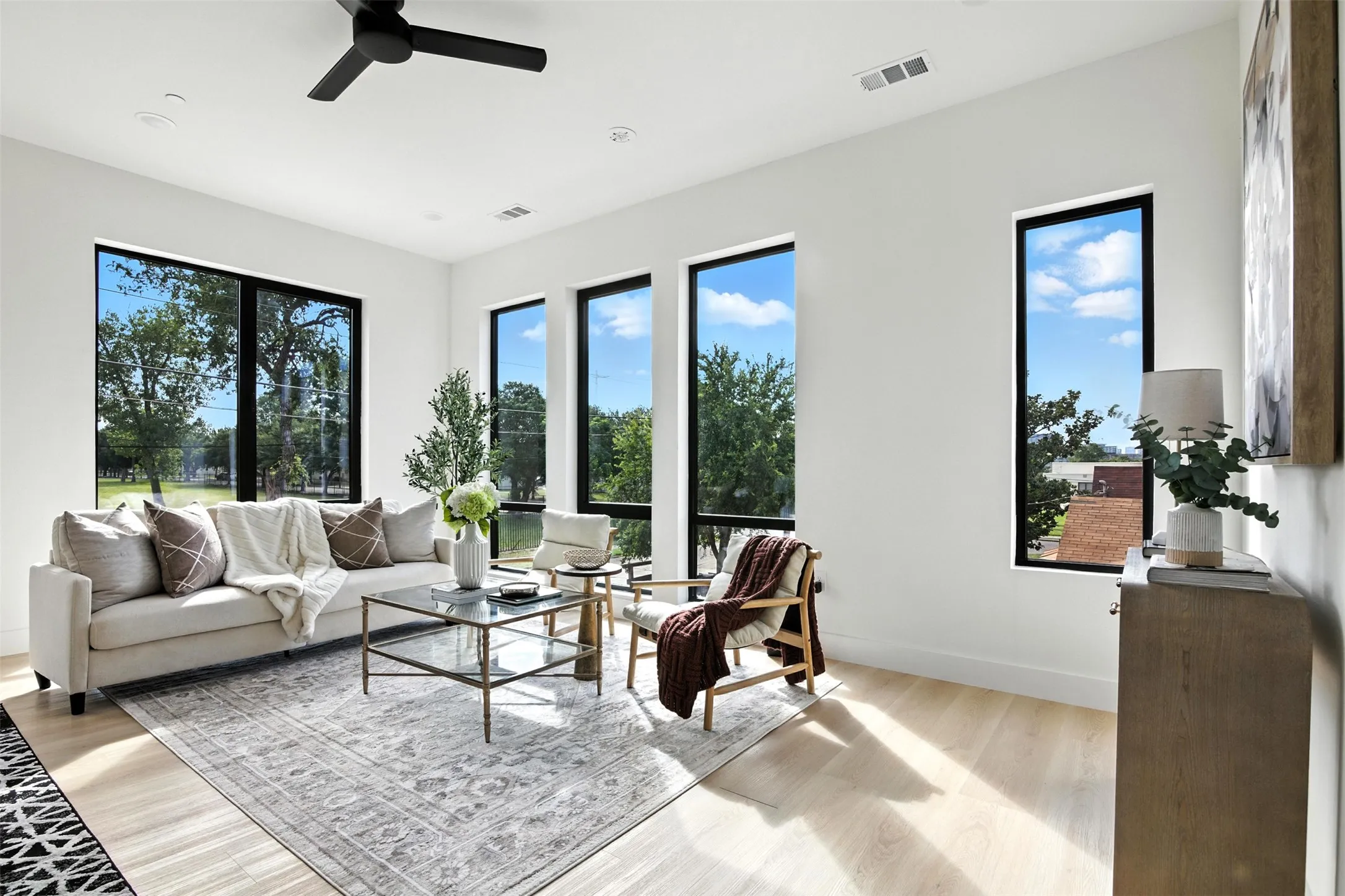 Condominium For Rent in Dallas County , 4611 Fairmount Street 4, Dallas, Texas 75219, 2 Bedroom, 3 Bathroom, 2 Garage spaces, 1,850 Sqft, built in 2025, mls#21408233, Real Estate Agent in Dallas, Homes For Rent in Dallas county, Homes For Rent in Dallas, Realtor in Dallas Texas, Real Estate Brokerage Independent Realty Texas, Luminita Cordes Realtor