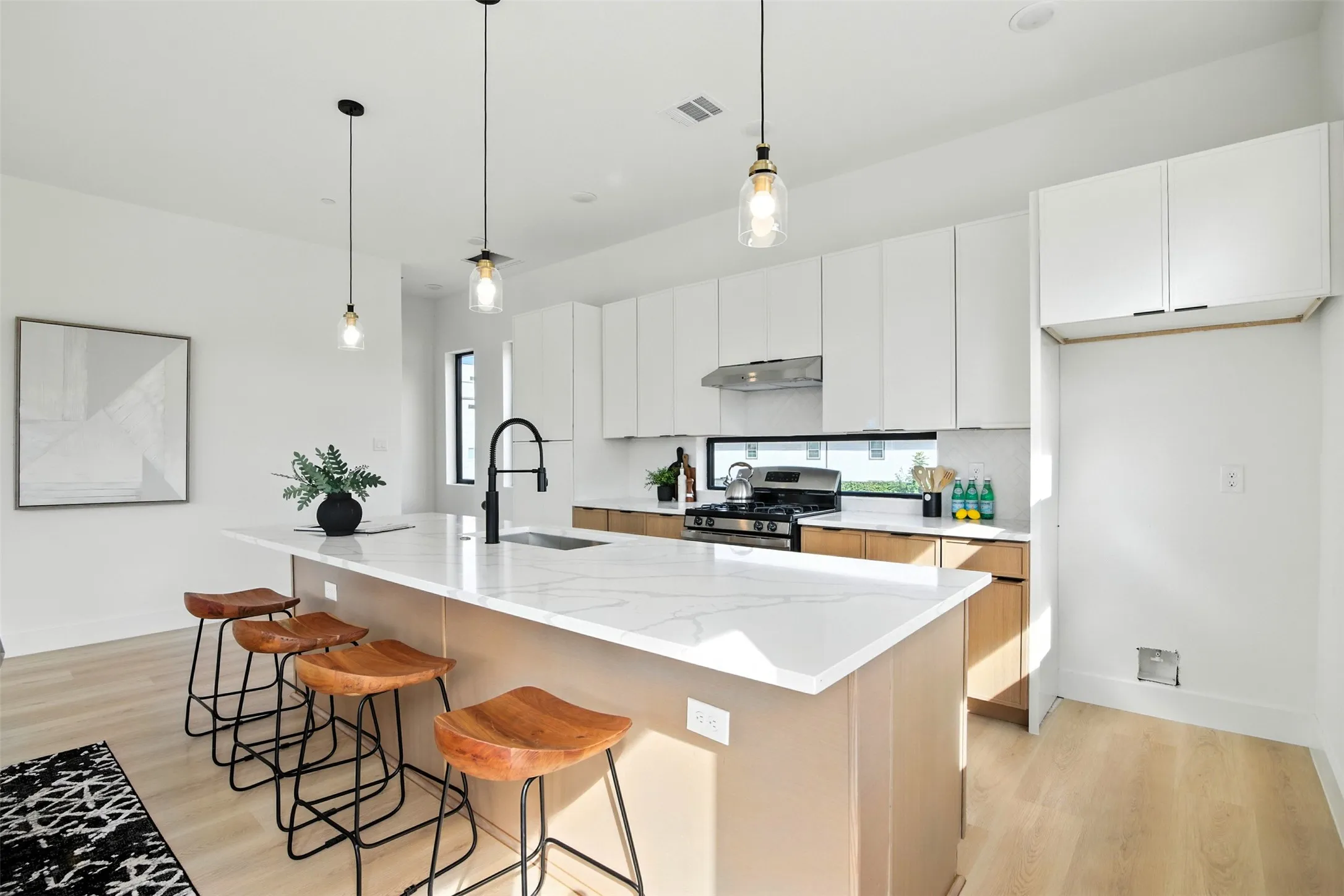 Condominium For Rent in Dallas County , 4611 Fairmount Street 4, Dallas, Texas 75219, 2 Bedroom, 3 Bathroom, 2 Garage spaces, 1,850 Sqft, built in 2025, mls#21408233, Real Estate Agent in Dallas, Homes For Rent in Dallas county, Homes For Rent in Dallas, Realtor in Dallas Texas, Real Estate Brokerage Independent Realty Texas, Luminita Cordes Realtor