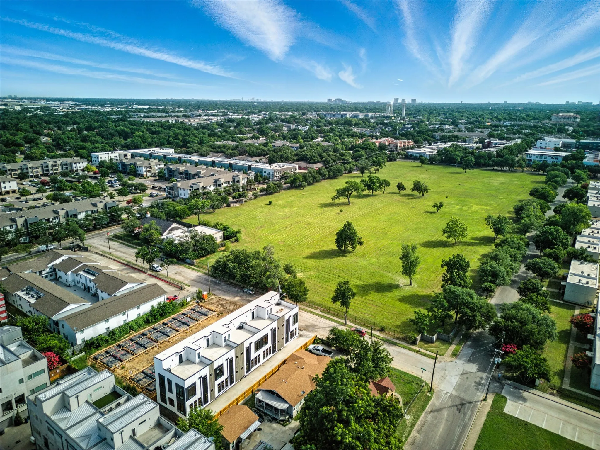 Condominium For Rent in Dallas County , 4611 Fairmount Street 4, Dallas, Texas 75219, 2 Bedroom, 3 Bathroom, 2 Garage spaces, 1,850 Sqft, built in 2025, mls#21408233, Real Estate Agent in Dallas, Homes For Rent in Dallas county, Homes For Rent in Dallas, Realtor in Dallas Texas, Real Estate Brokerage Independent Realty Texas, Luminita Cordes Realtor