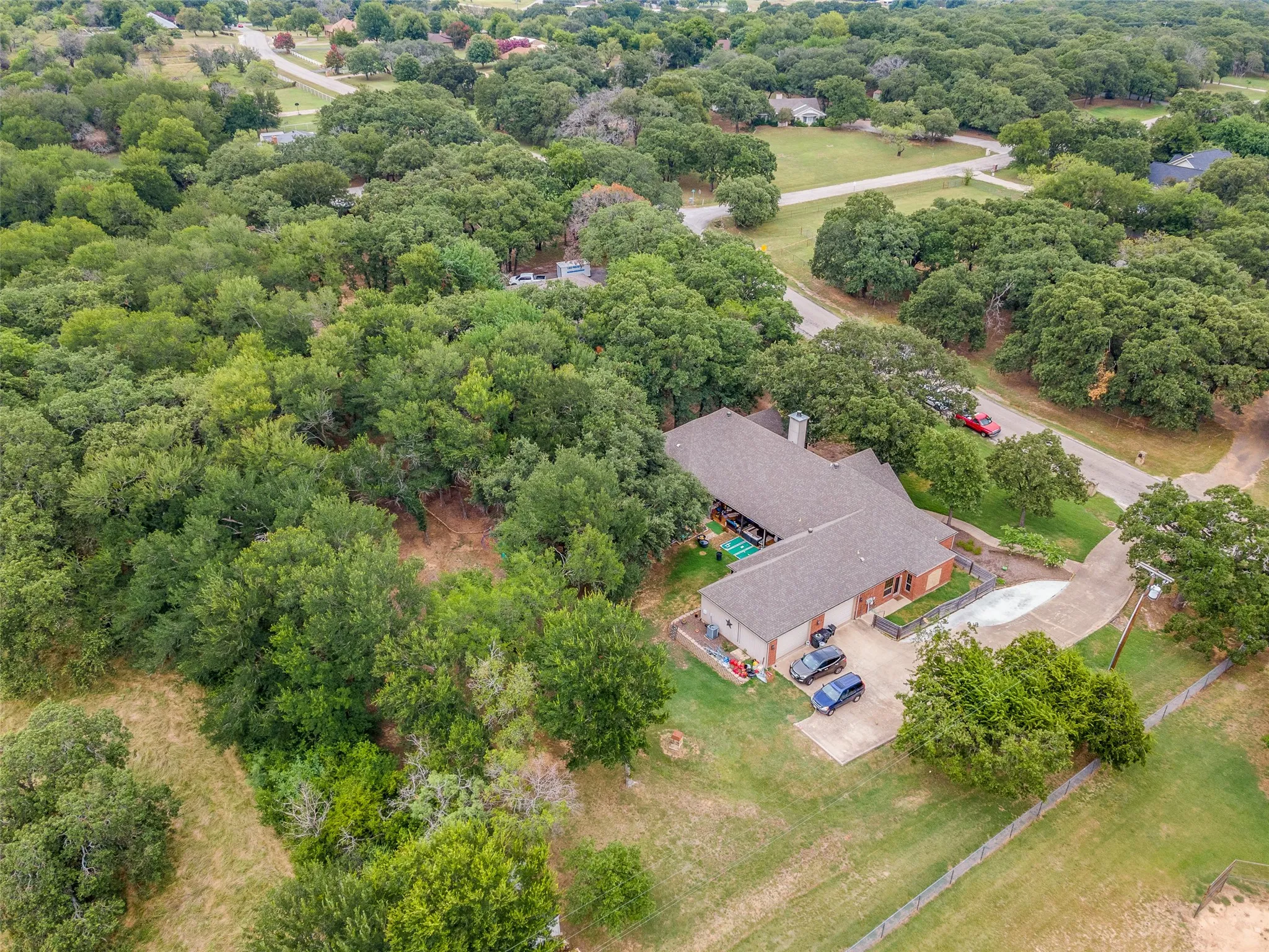 Single Family Residence For Sale in Parker County , 101 Oakwood Drive, Weatherford, Texas 76086, 5 Bedroom, 5 Bathroom, 3 Garage spaces, 3,916 Sqft, built in 2002, mls#21408442, Real Estate Agent in Weatherford, Homes For Sale in Parker county, Homes For Sale in Weatherford, Realtor in Weatherford Texas, Real Estate Brokerage Independent Realty Texas, Luminita Cordes Realtor