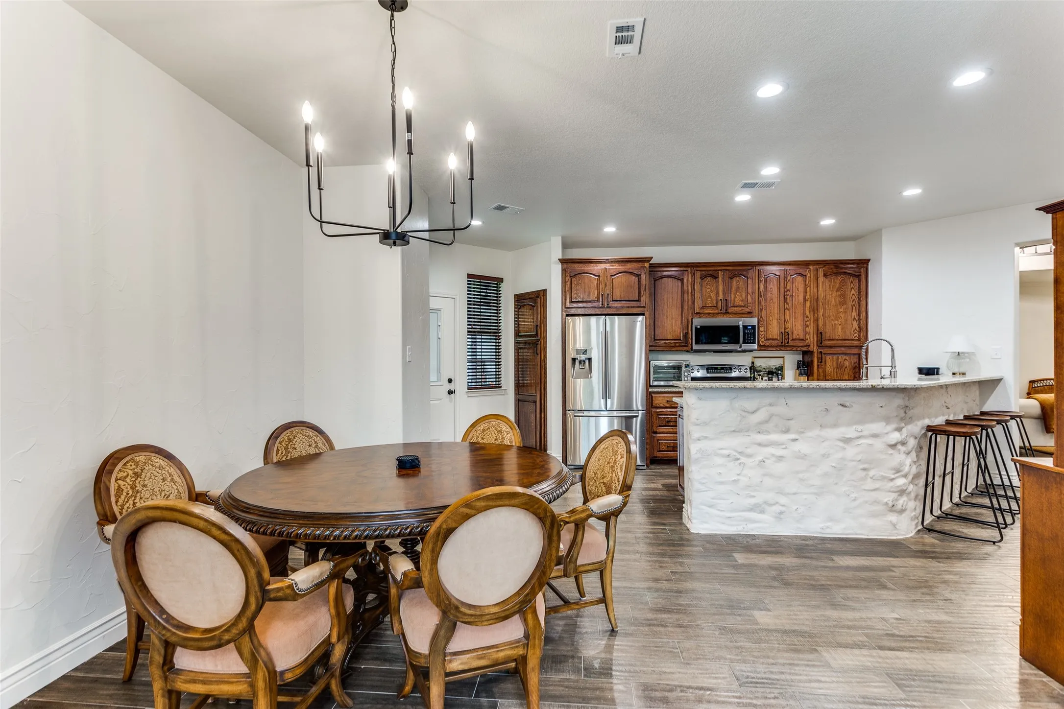 Single Family Residence For Sale in Parker County , 101 Oakwood Drive, Weatherford, Texas 76086, 5 Bedroom, 5 Bathroom, 3 Garage spaces, 3,916 Sqft, built in 2002, mls#21408442, Real Estate Agent in Weatherford, Homes For Sale in Parker county, Homes For Sale in Weatherford, Realtor in Weatherford Texas, Real Estate Brokerage Independent Realty Texas, Luminita Cordes Realtor