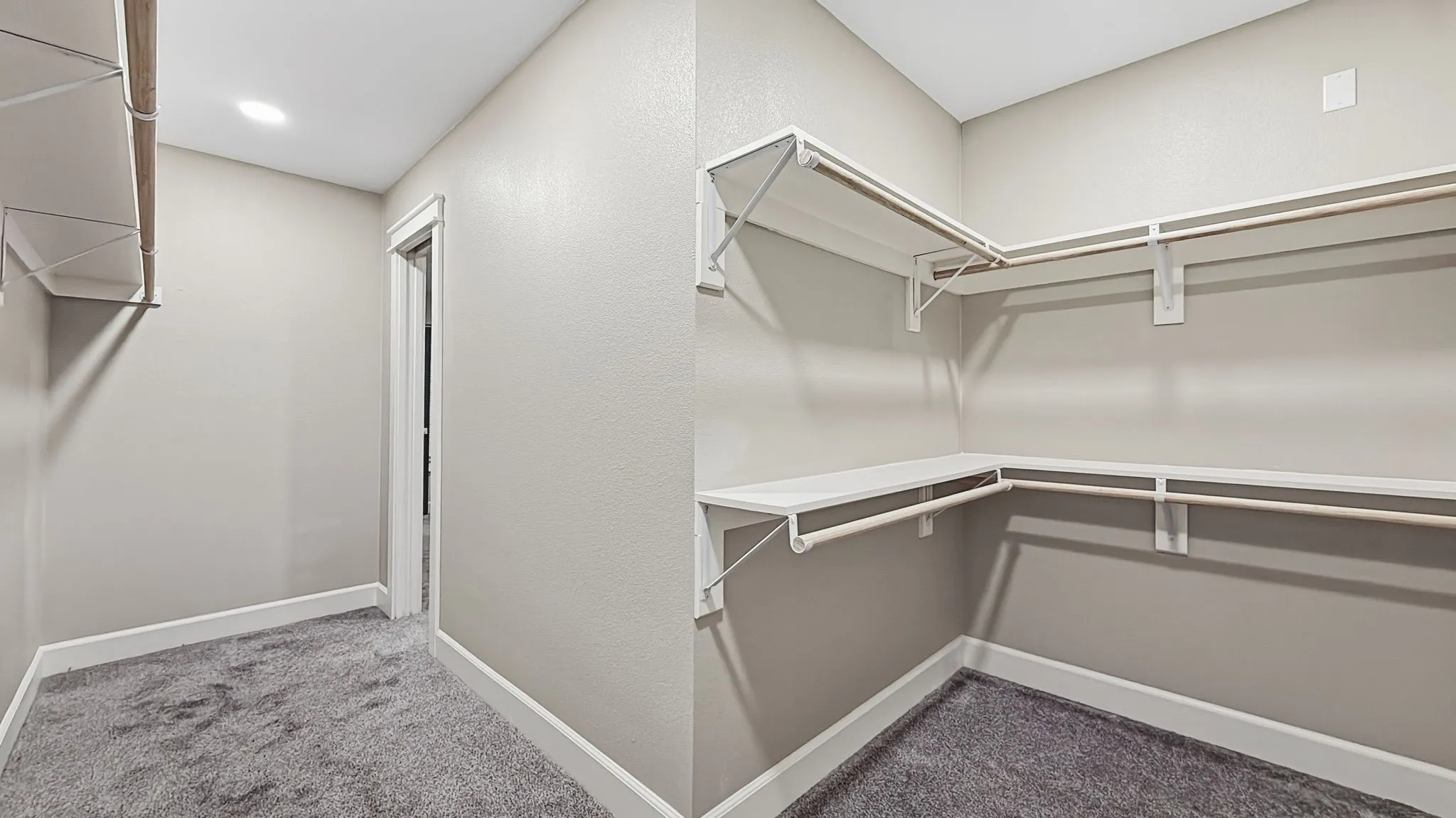 Single Family Residence For Sale in Johnson County , 1004 Lakeview Drive, Joshua, Texas 76058, 3 Bedroom, 3 Bathroom, 2 Garage spaces, 2,408 Sqft, built in 1980, mls#21408176, Real Estate Agent in Joshua, Homes For Sale in Johnson county, Homes For Sale in Joshua, Realtor in Joshua Texas, Real Estate Brokerage Independent Realty Texas, Luminita Cordes Realtor
