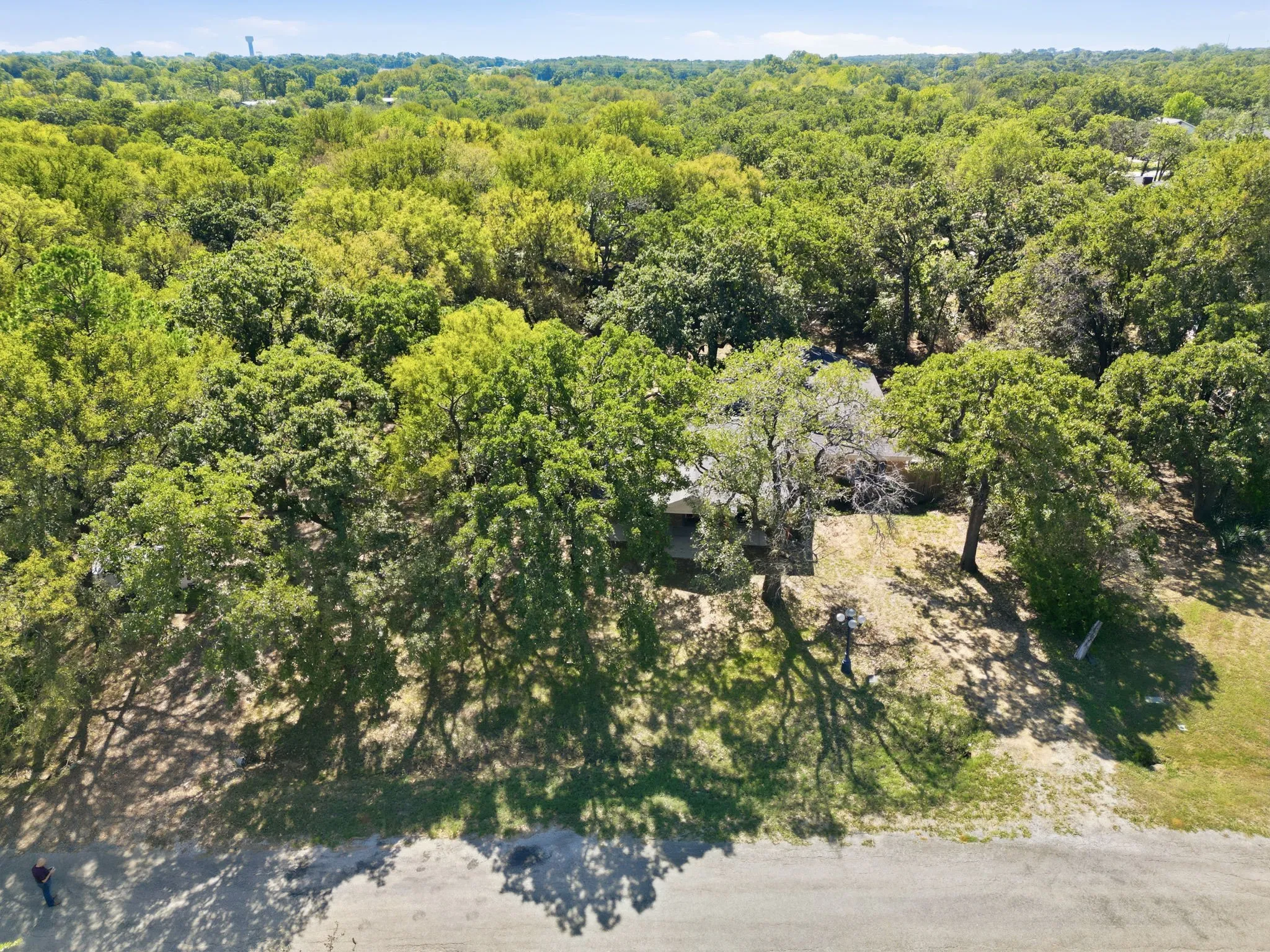 Single Family Residence For Sale in Johnson County , 1004 Lakeview Drive, Joshua, Texas 76058, 3 Bedroom, 3 Bathroom, 2 Garage spaces, 2,408 Sqft, built in 1980, mls#21408176, Real Estate Agent in Joshua, Homes For Sale in Johnson county, Homes For Sale in Joshua, Realtor in Joshua Texas, Real Estate Brokerage Independent Realty Texas, Luminita Cordes Realtor