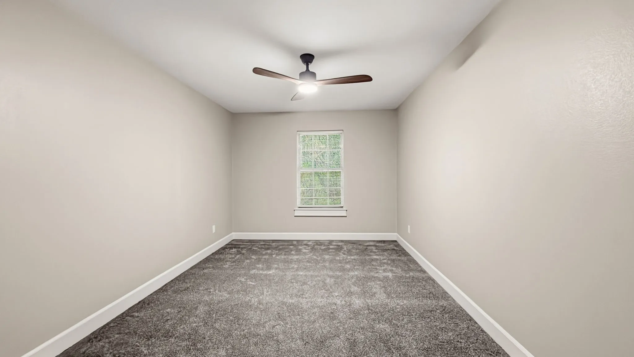 Single Family Residence For Sale in Johnson County , 1004 Lakeview Drive, Joshua, Texas 76058, 3 Bedroom, 3 Bathroom, 2 Garage spaces, 2,408 Sqft, built in 1980, mls#21408176, Real Estate Agent in Joshua, Homes For Sale in Johnson county, Homes For Sale in Joshua, Realtor in Joshua Texas, Real Estate Brokerage Independent Realty Texas, Luminita Cordes Realtor